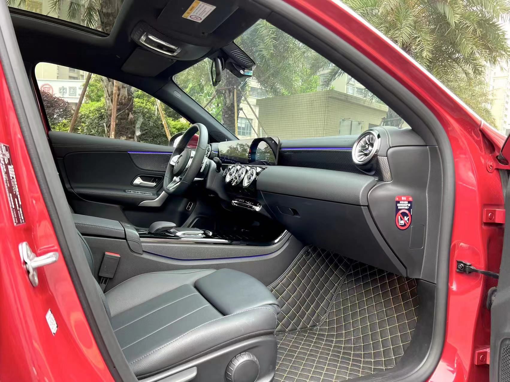 奔驰A级 2022款 改款 A 200 L 运动轿车时尚型