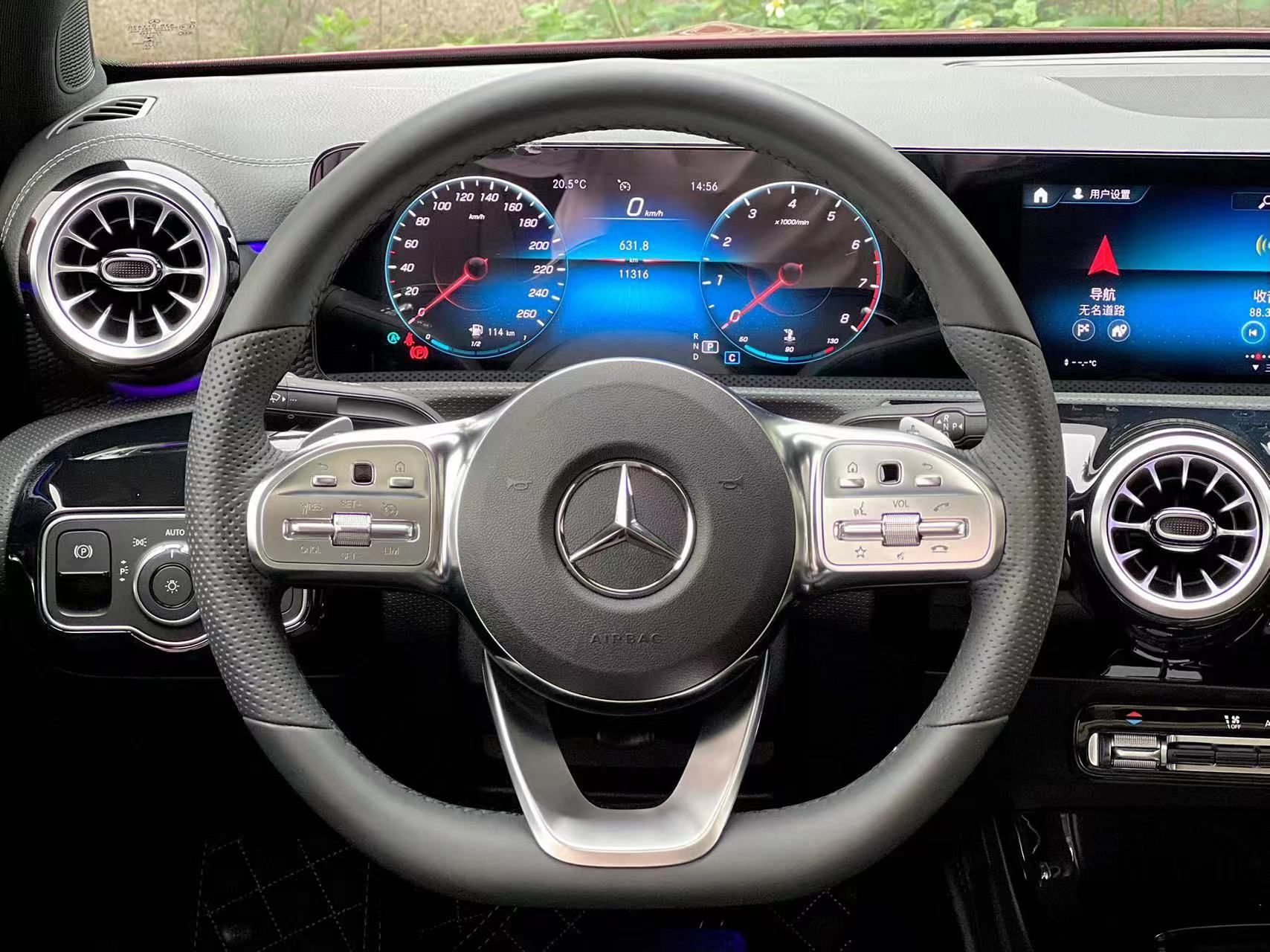 奔驰A级 2022款 改款 A 200 L 运动轿车时尚型