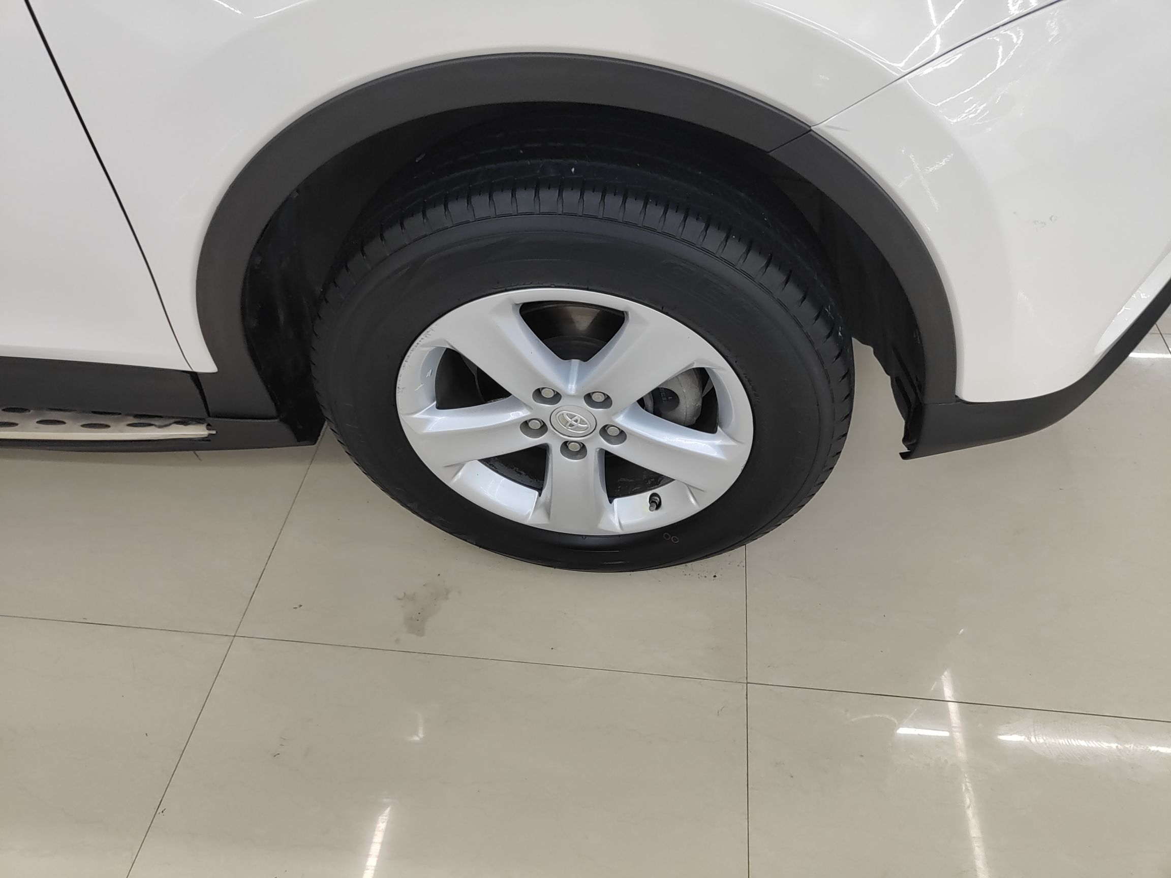 丰田 RAV4 2013款 2.5L 自动四驱精英版