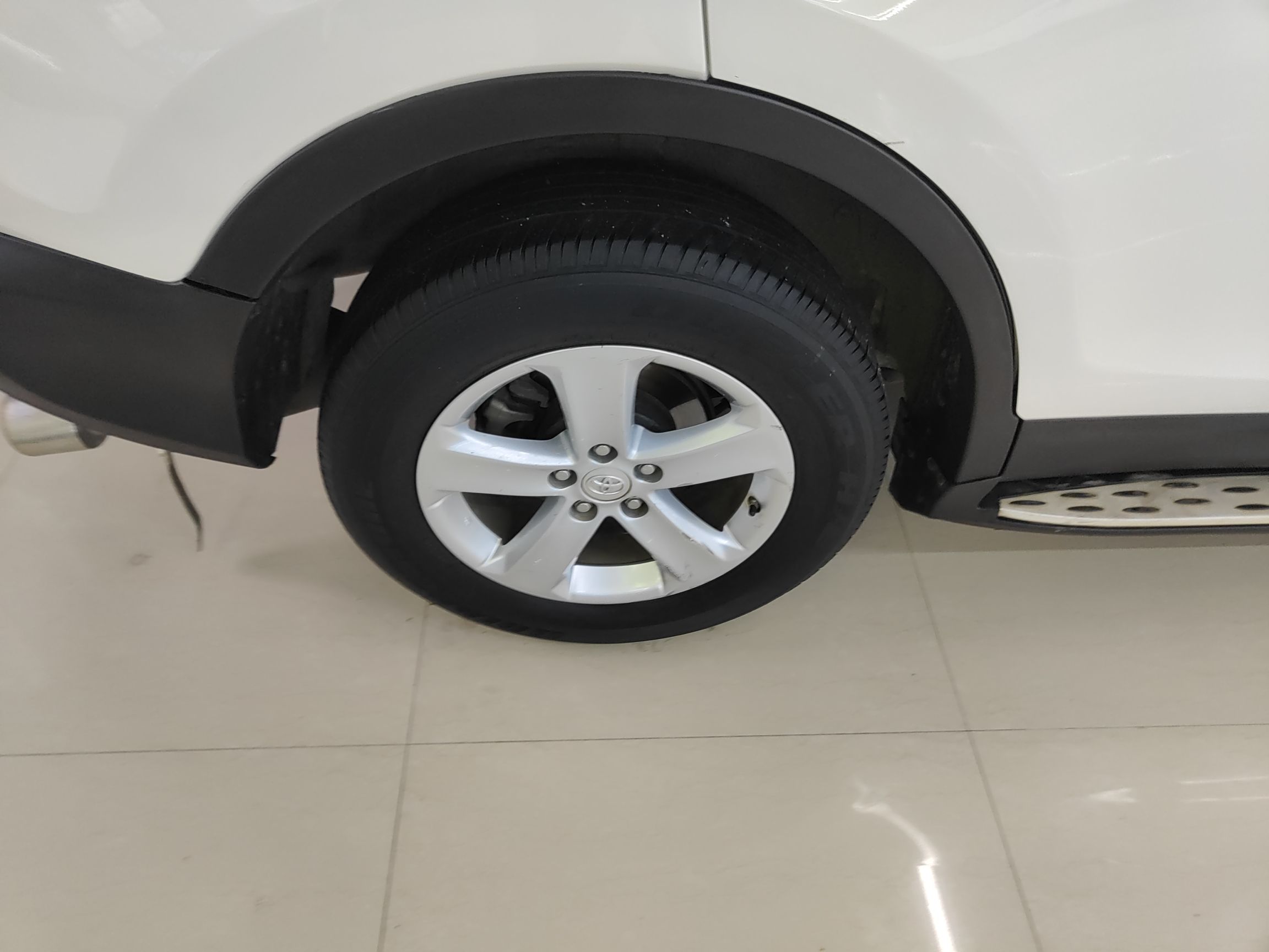 丰田 RAV4 2013款 2.5L 自动四驱精英版