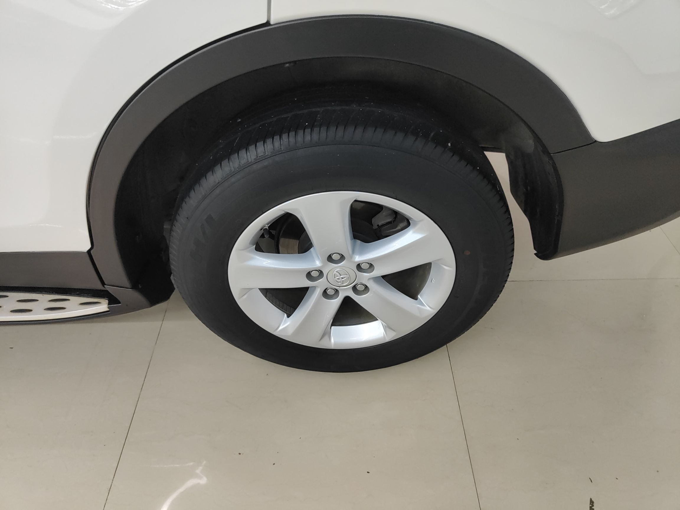 丰田 RAV4 2013款 2.5L 自动四驱精英版