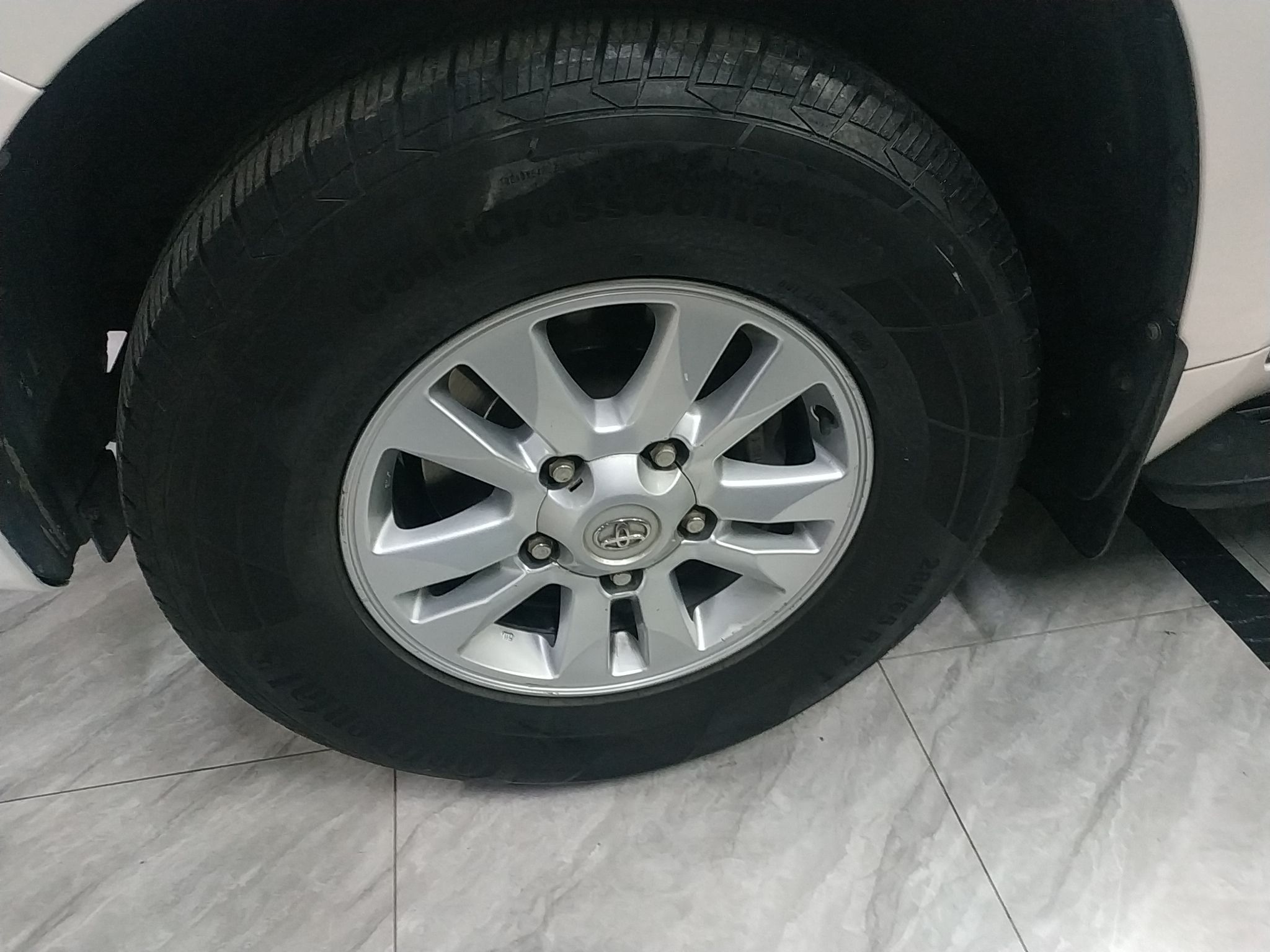 丰田 兰德酷路泽 2010款 4.0L 自动VX