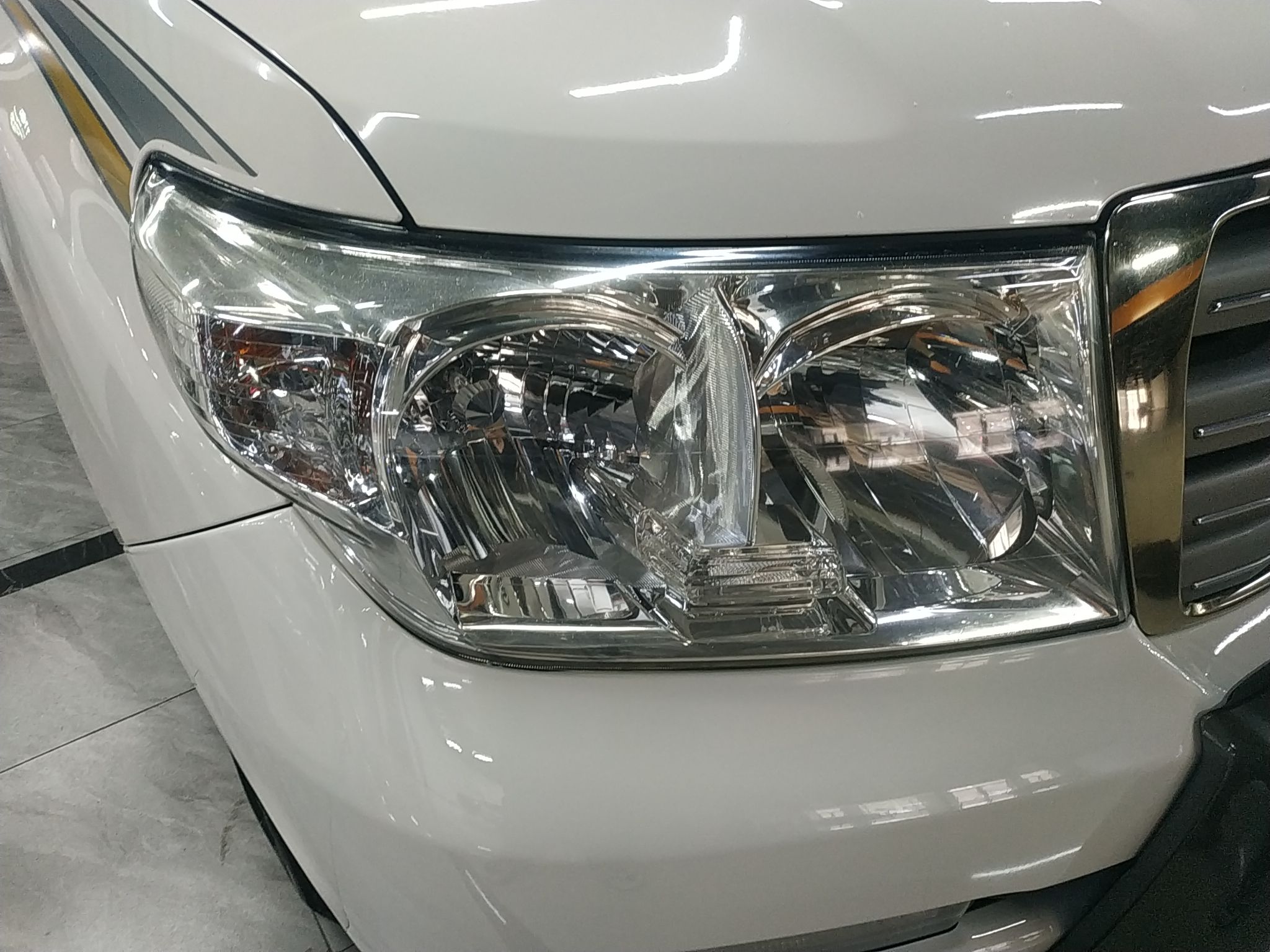 丰田 兰德酷路泽 2010款 4.0L 自动VX