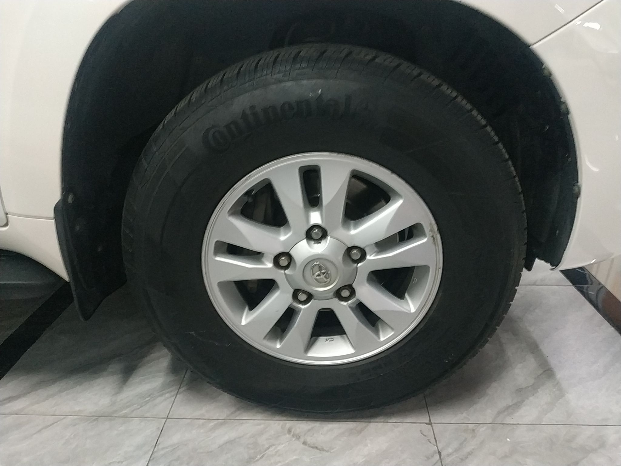 丰田 兰德酷路泽 2010款 4.0L 自动VX