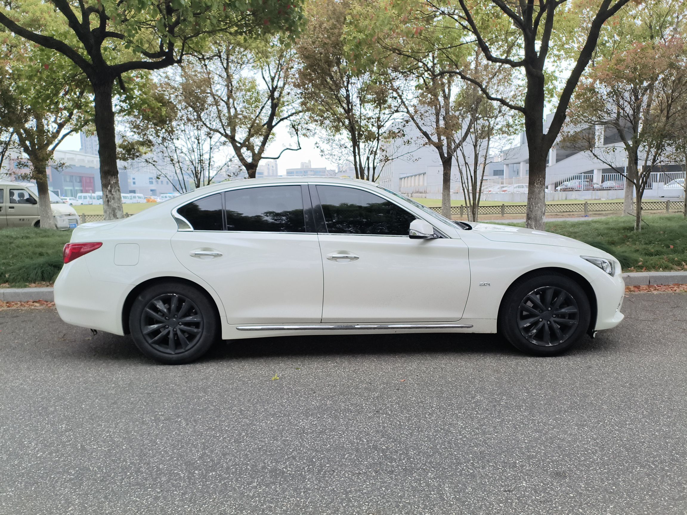 英菲尼迪Q50L 2015款 2.0T 悦享版