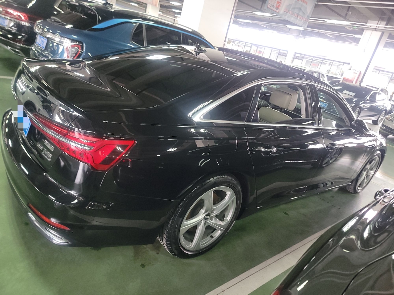 奥迪A6L 2019款 55 TFSI quattro 尊享致雅型