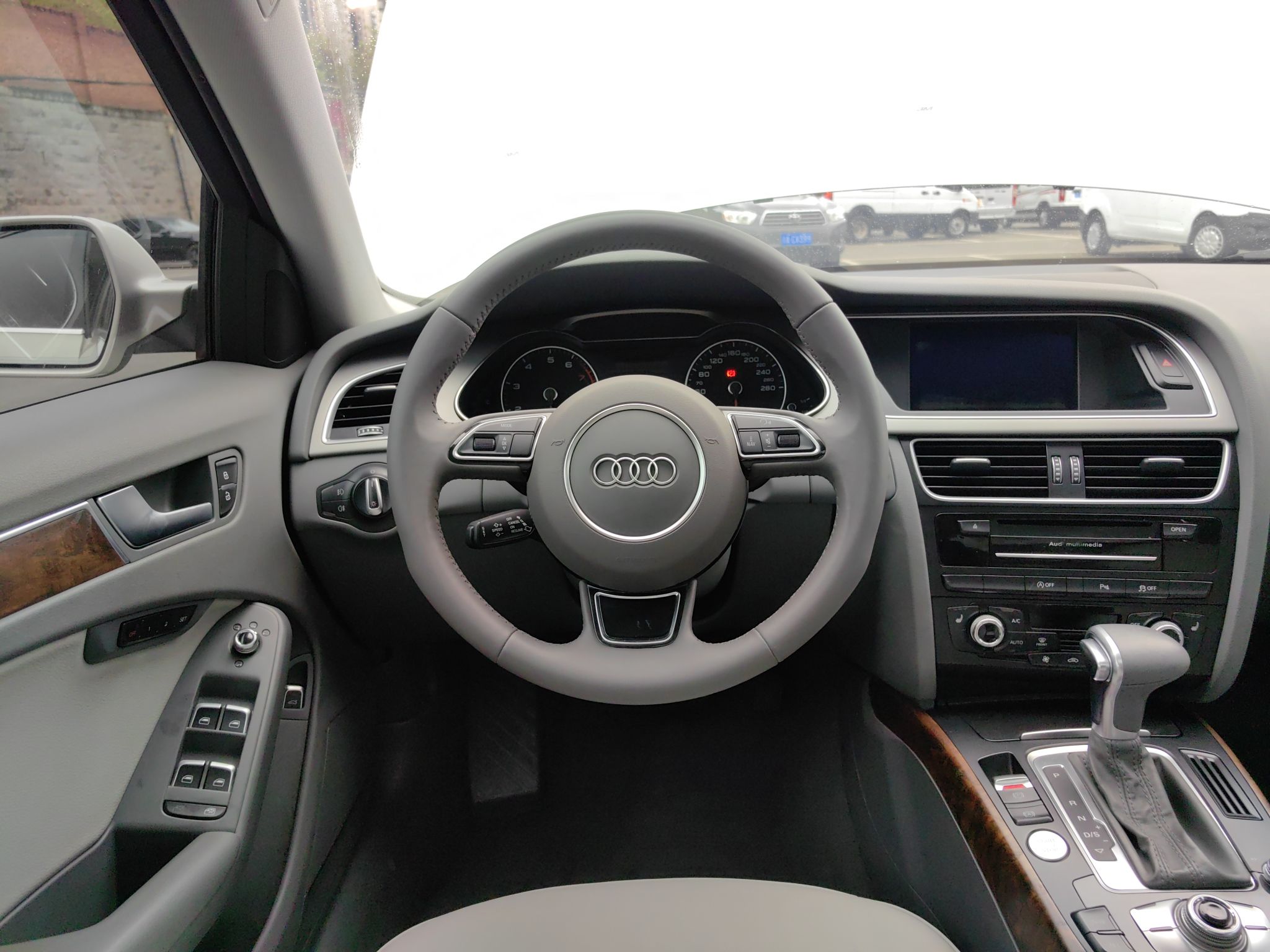 奥迪A4L 2015款 35 TFSI 自动技术型