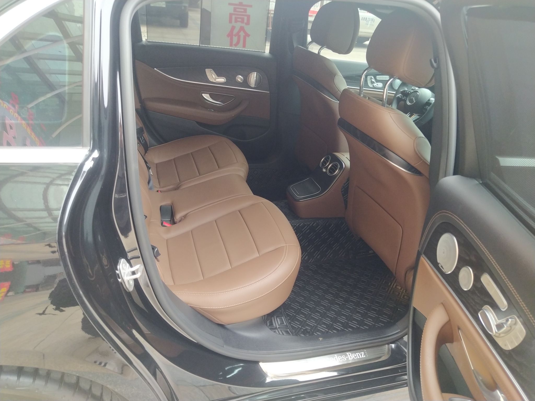 奔驰E级 2021款 E 300 L 运动豪华型