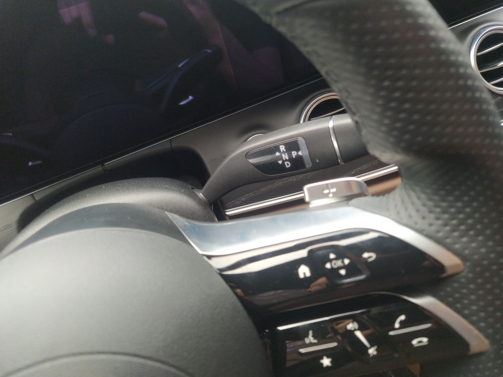 奔驰E级 2021款 E 300 L 运动豪华型