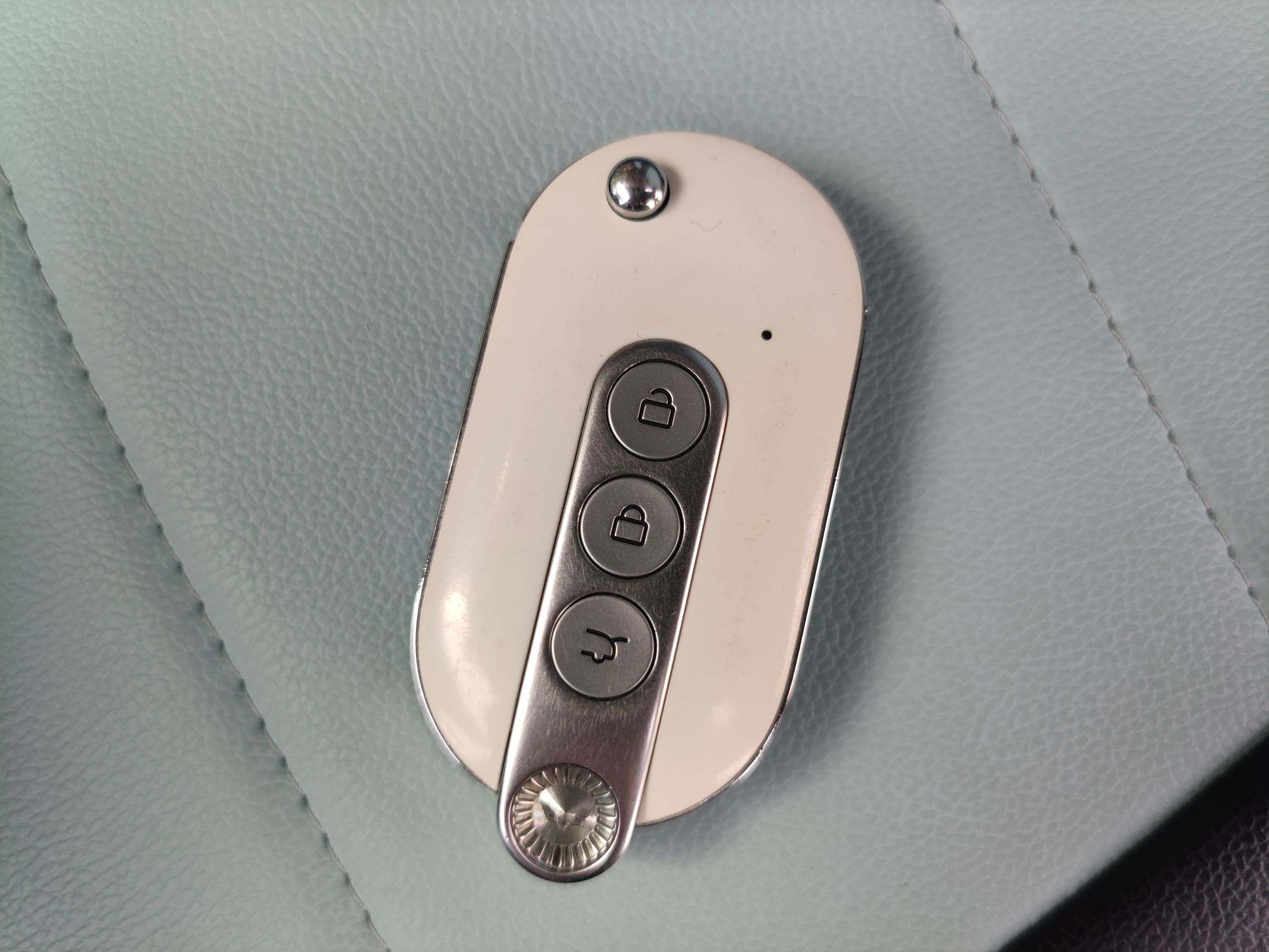 五菱汽车 宏光MINI EV 2022款 马卡龙臻享款 磷酸铁锂