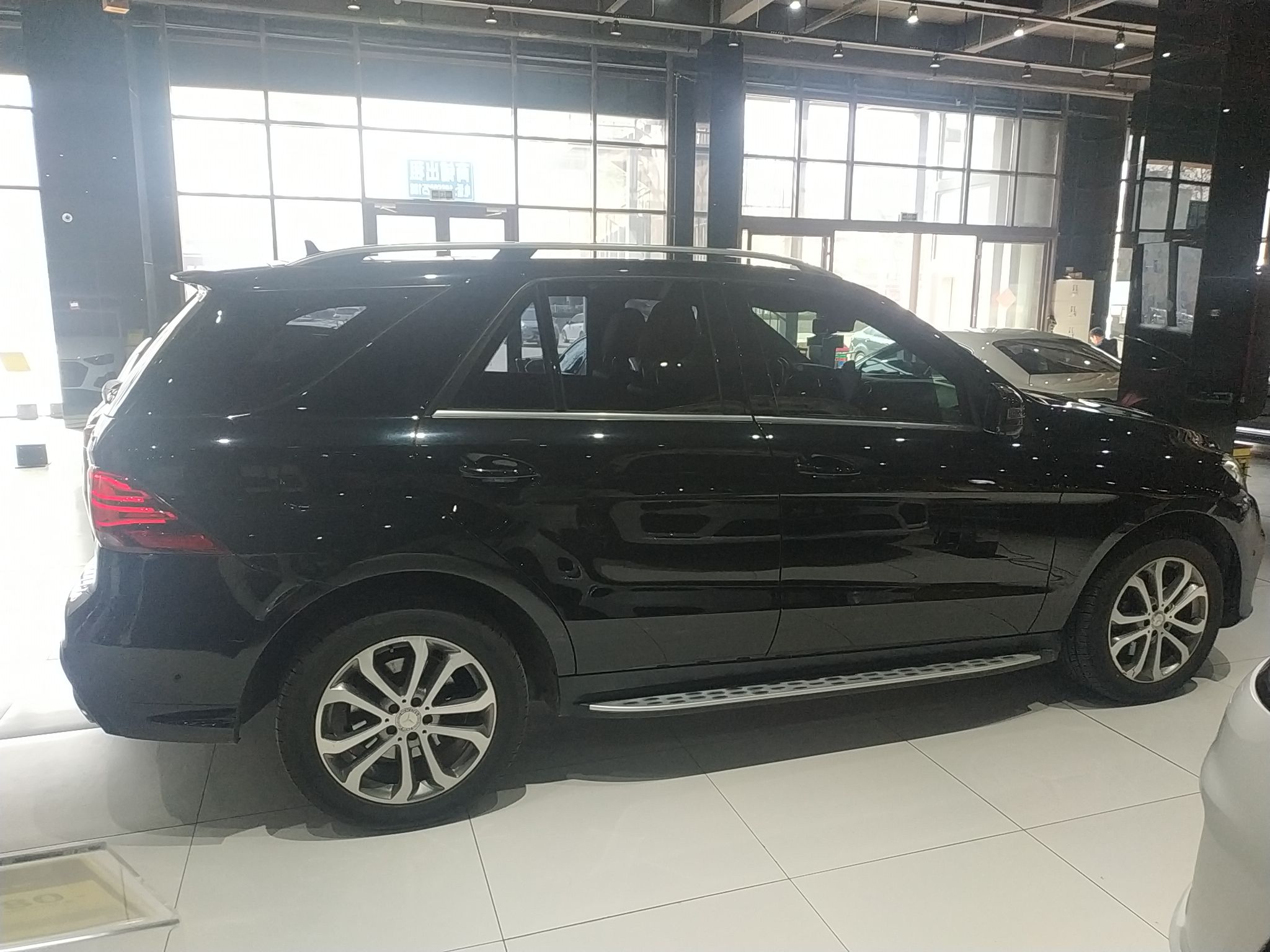 奔驰GLE级 2017款 GLE 320 4MATIC 豪华型(进口)