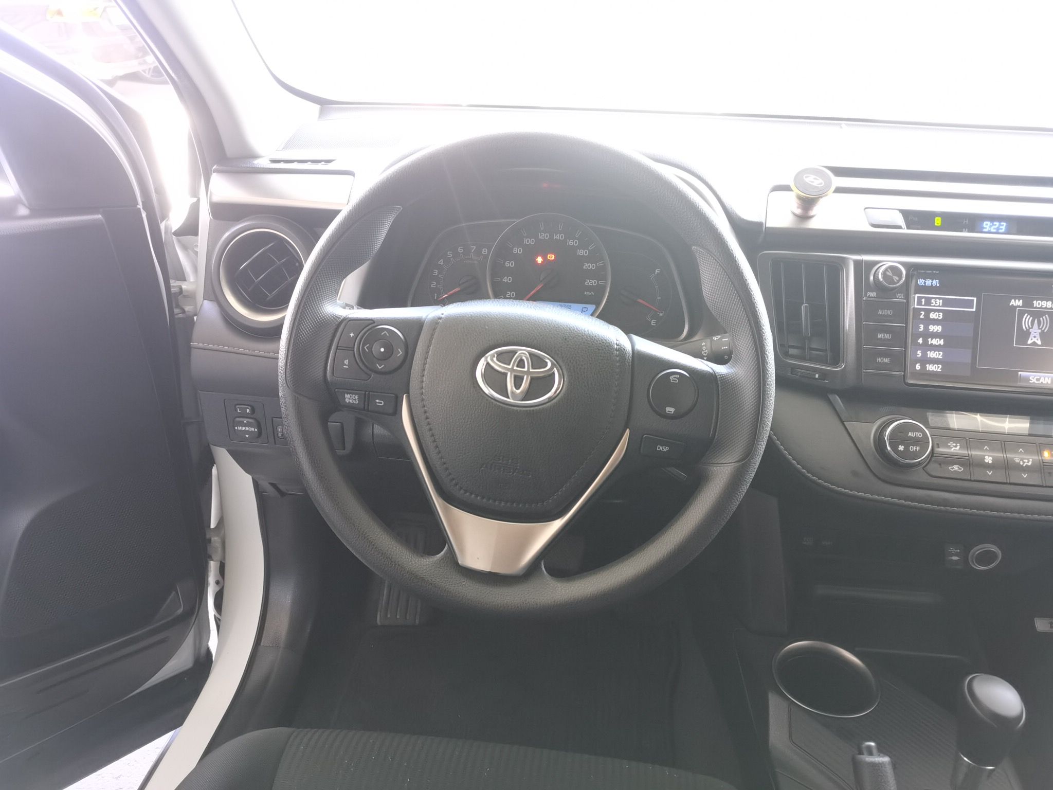 丰田 RAV4 2015款 2.0L CVT两驱风尚版