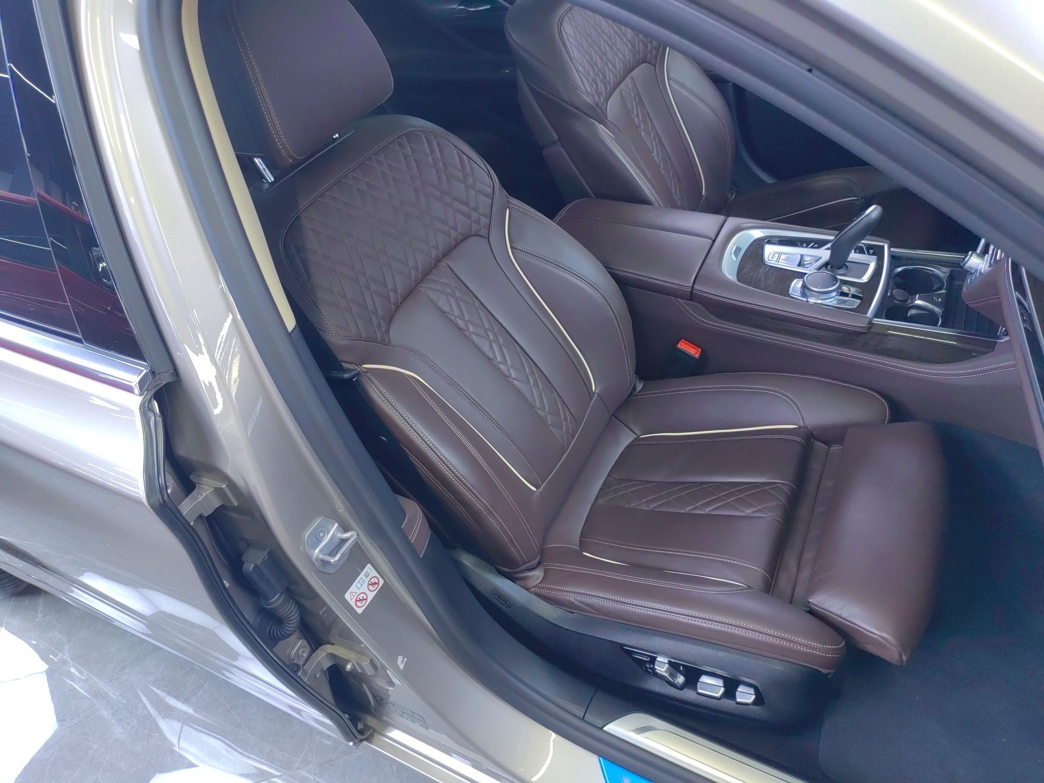 宝马7系 2019款 730Li 豪华套装(进口)