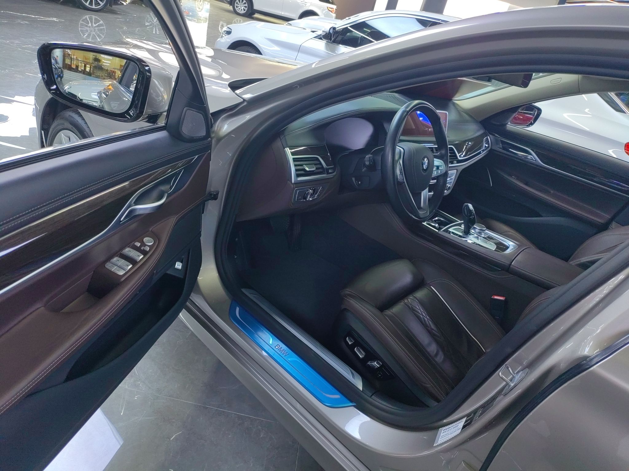 宝马7系 2019款 730Li 豪华套装(进口)