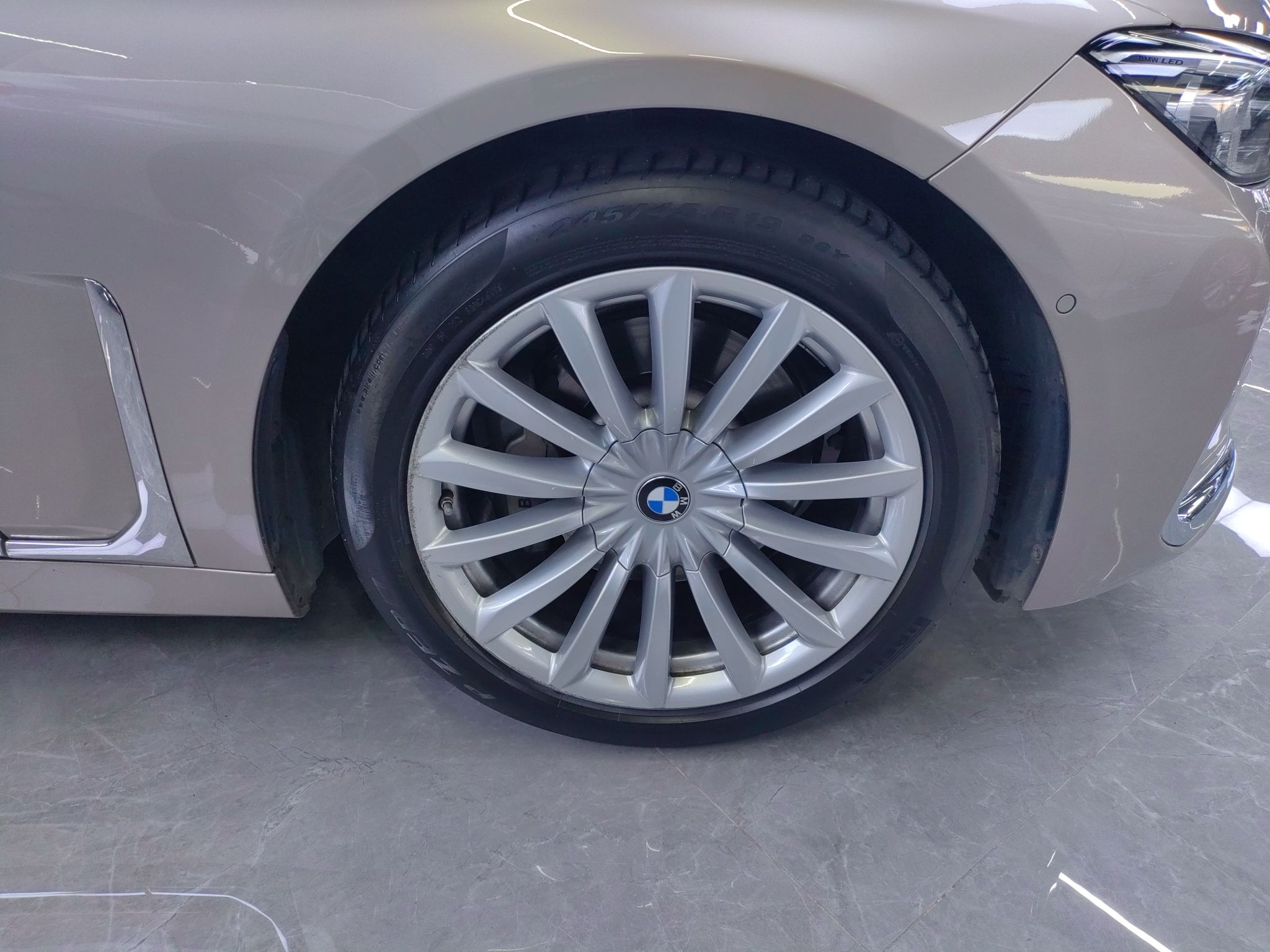 宝马7系 2019款 730Li 豪华套装(进口)