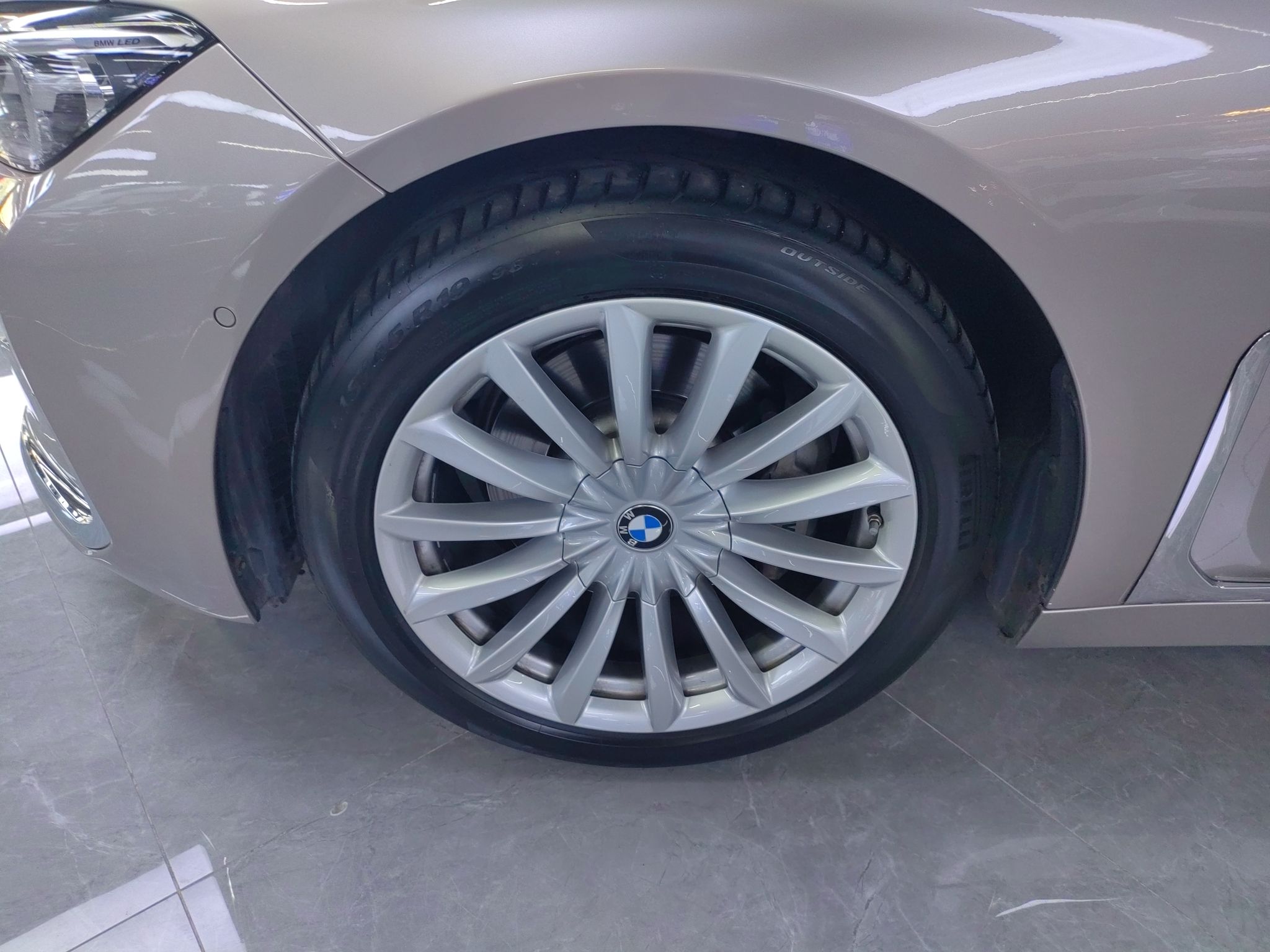 宝马7系 2019款 730Li 豪华套装(进口)