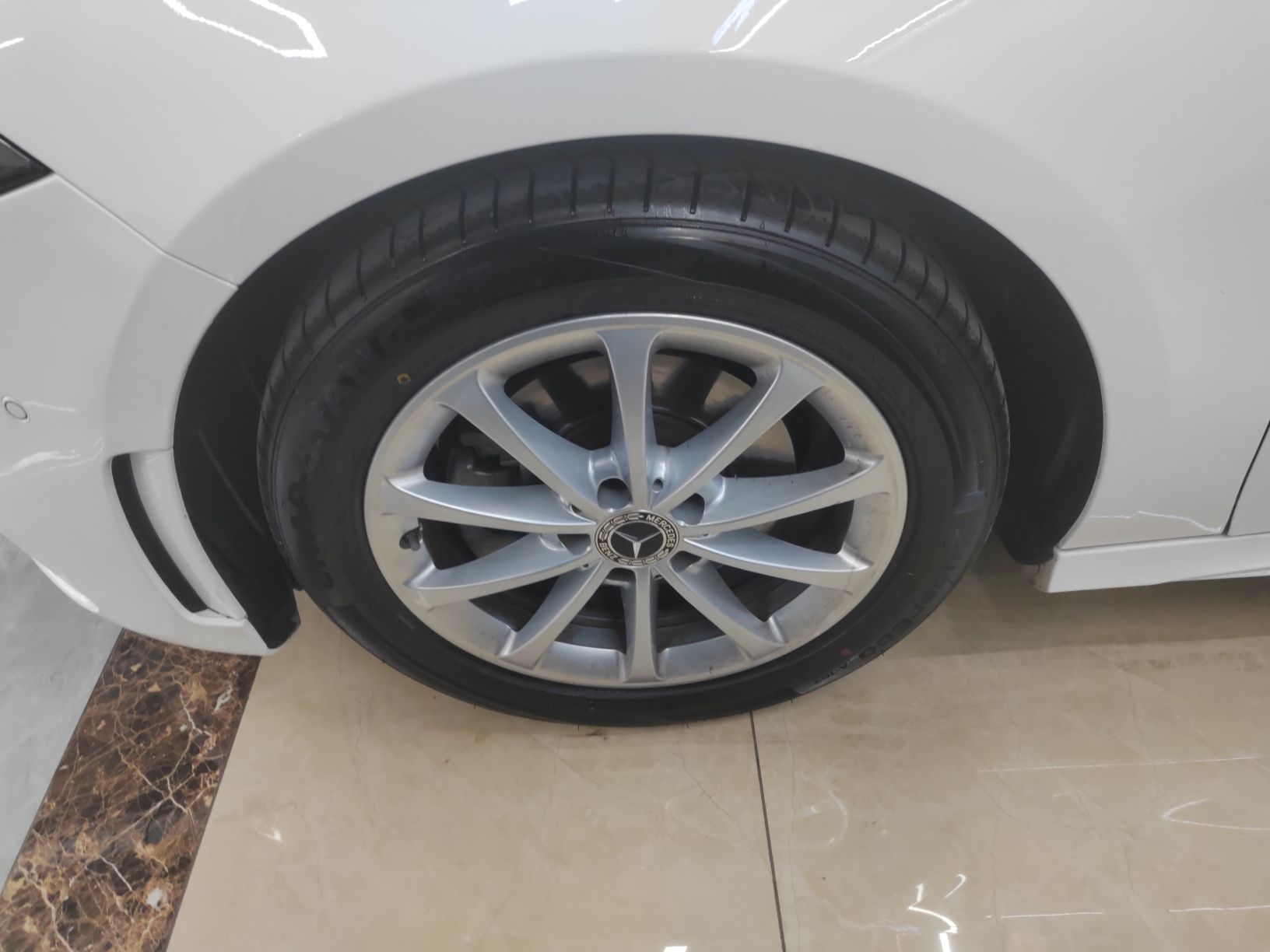 奔驰A级 2020款 改款 A 200 L 运动轿车动感型