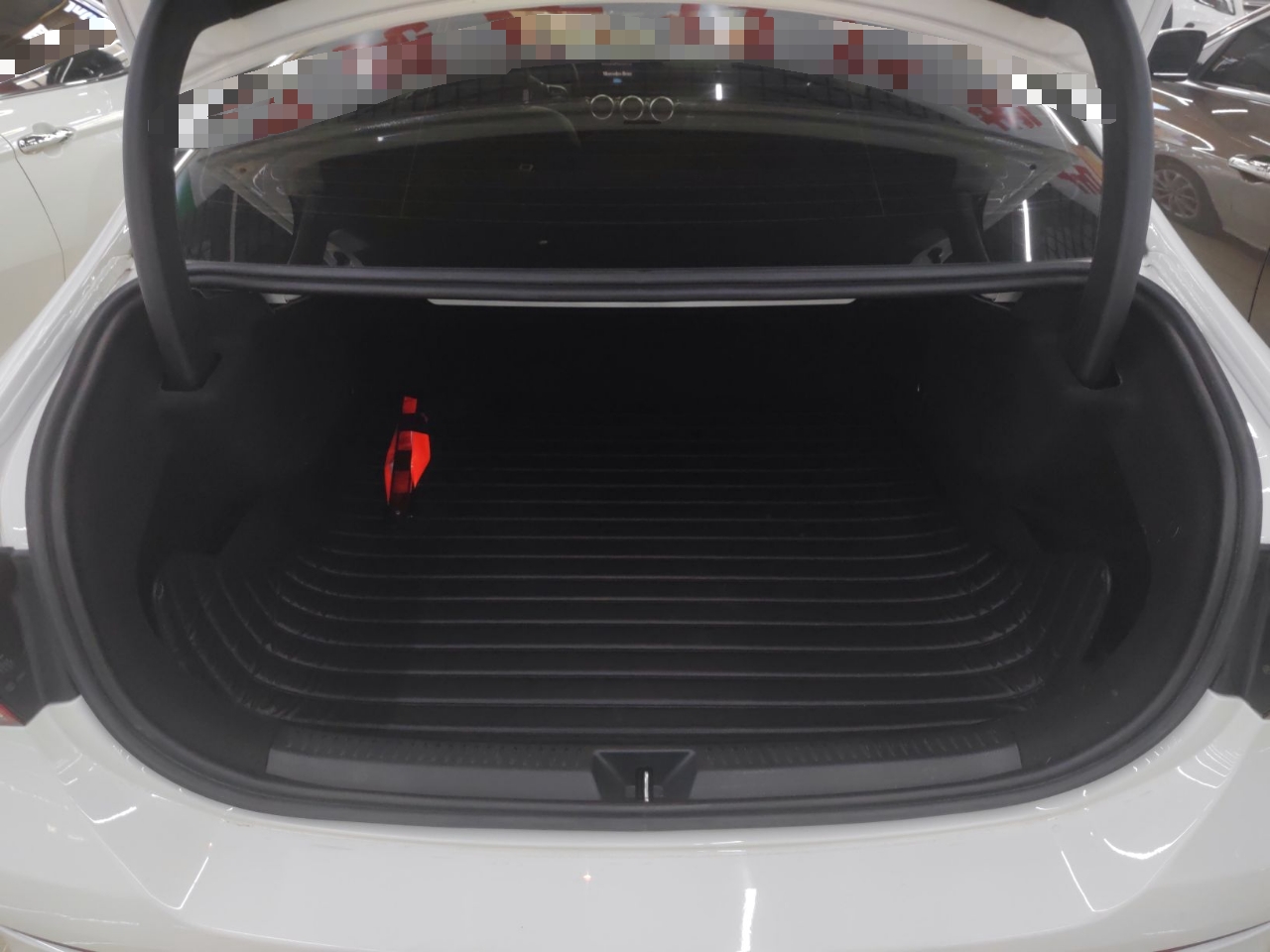 奔驰A级 2020款 改款 A 200 L 运动轿车动感型