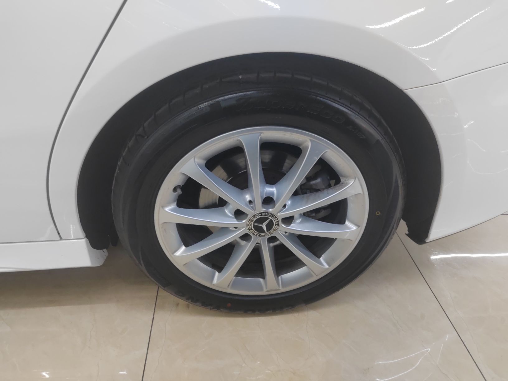 奔驰A级 2020款 改款 A 200 L 运动轿车动感型