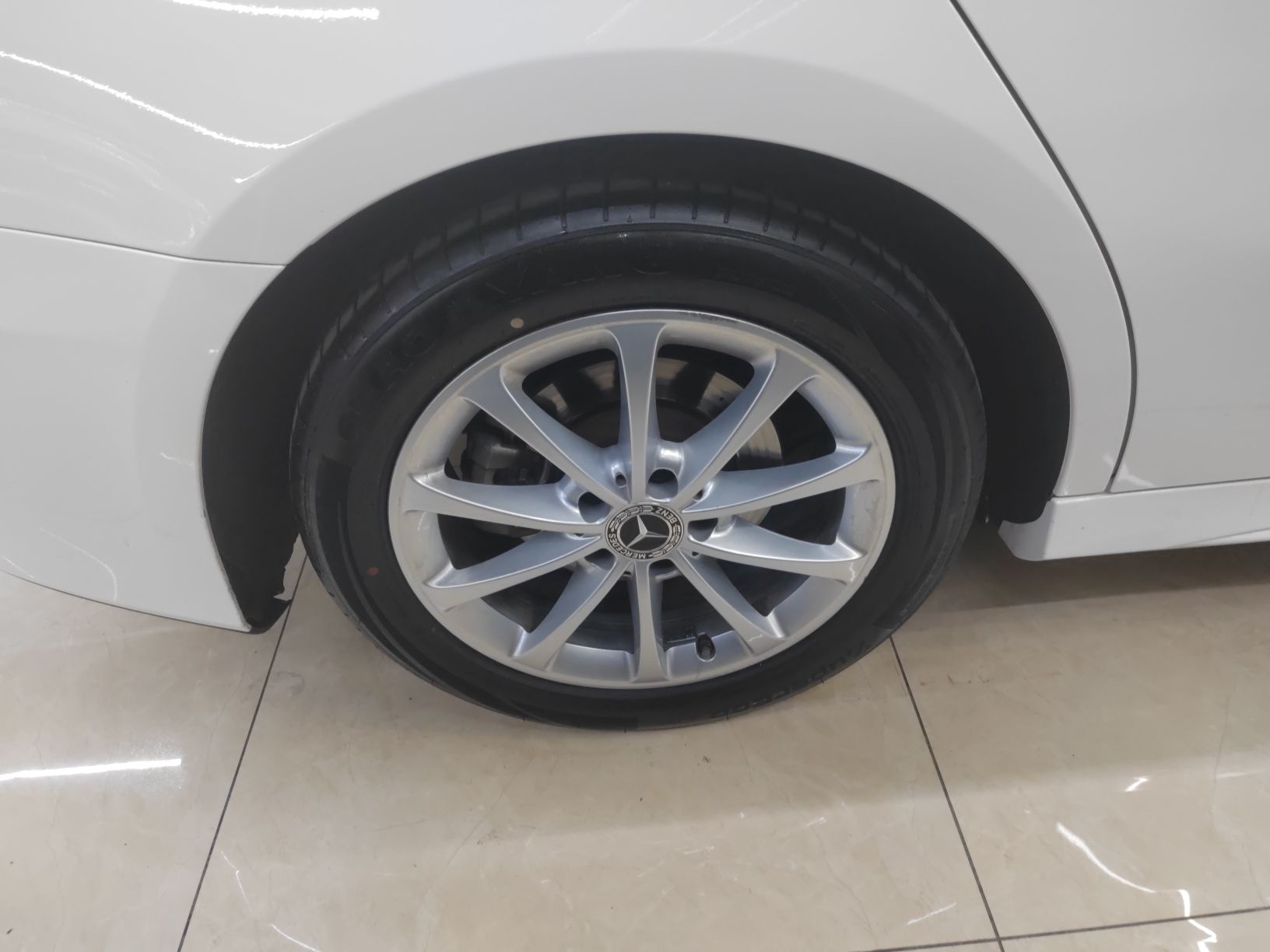 奔驰A级 2020款 改款 A 200 L 运动轿车动感型