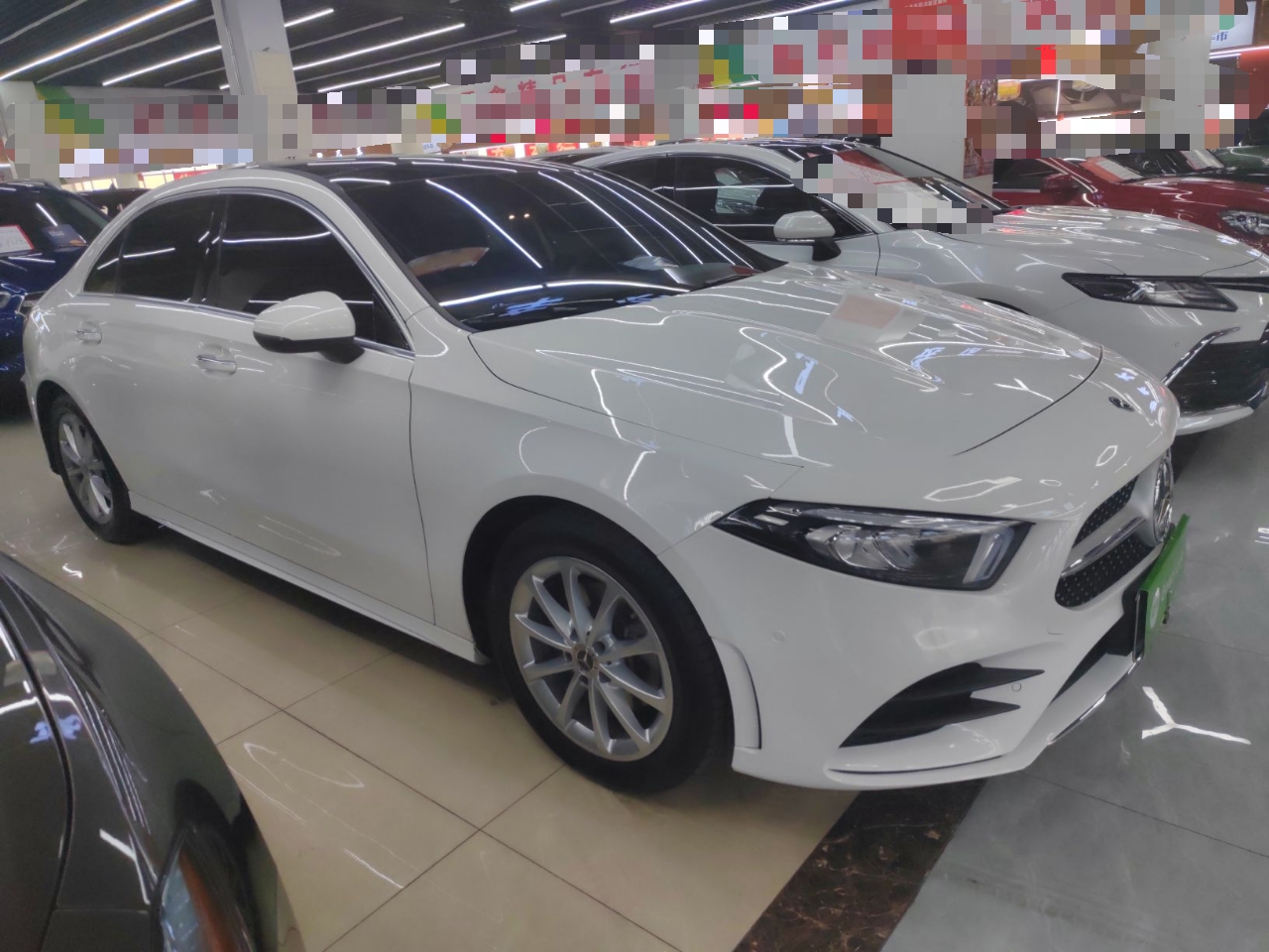 奔驰A级 2020款 改款 A 200 L 运动轿车动感型