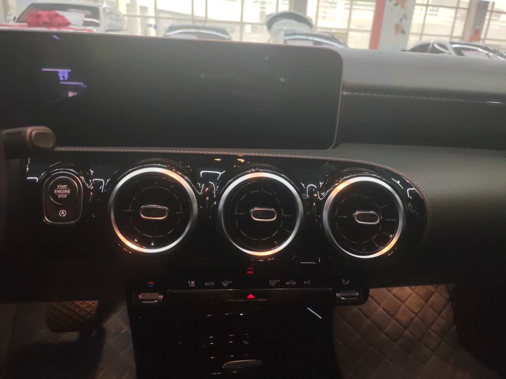 奔驰A级 2020款 改款 A 200 L 运动轿车动感型