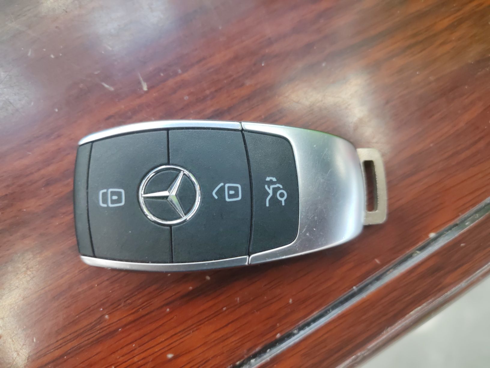 奔驰A级 2020款 改款 A 200 L 运动轿车动感型