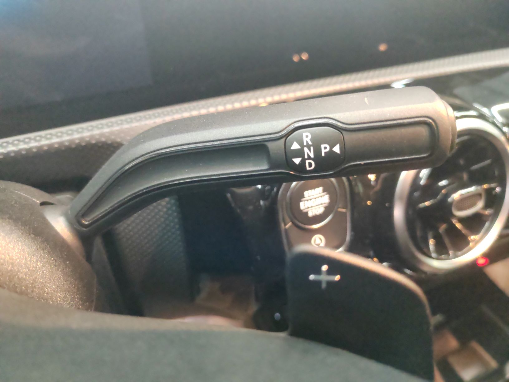 奔驰A级 2020款 改款 A 200 L 运动轿车动感型