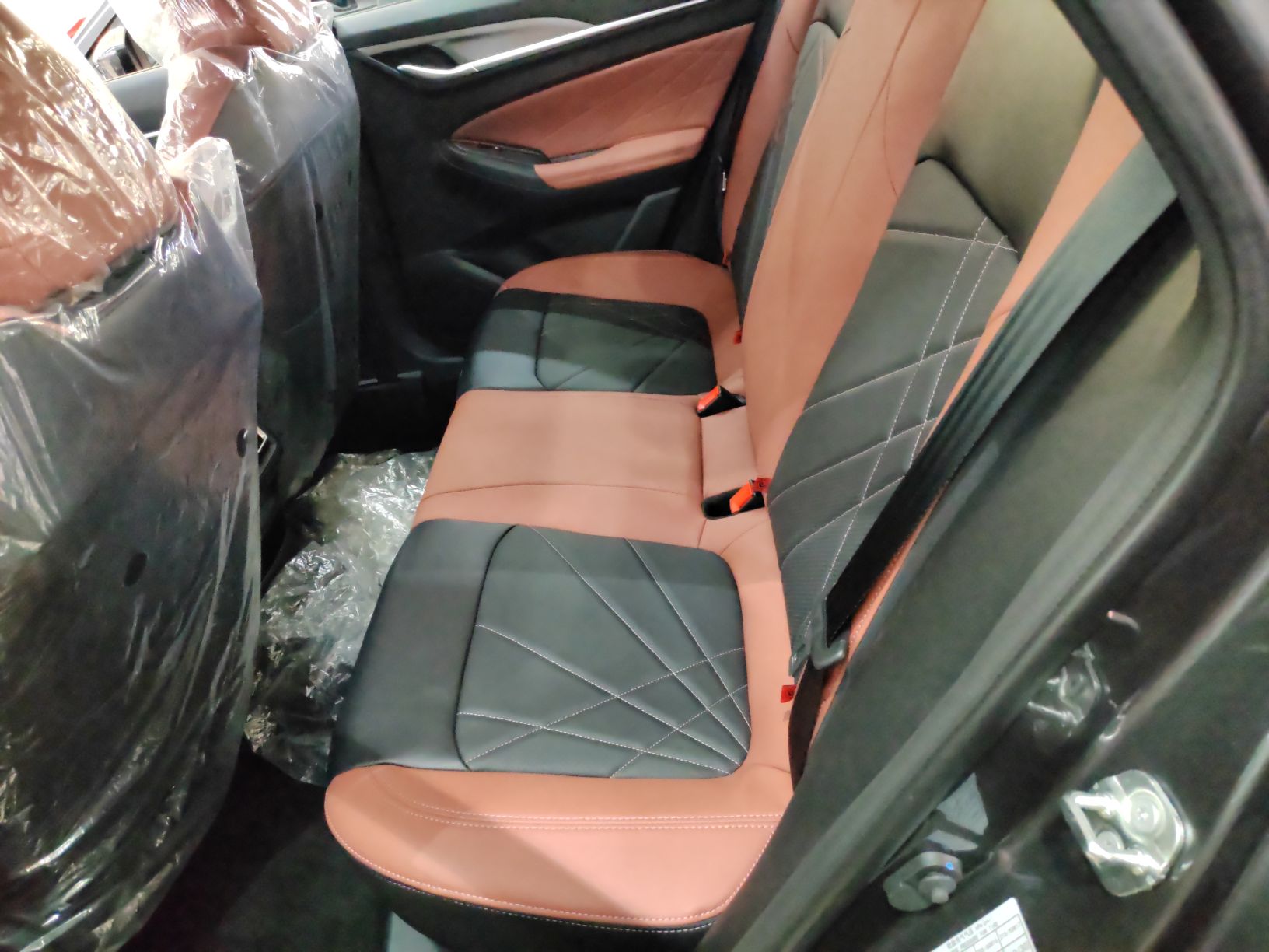 长安 逸动 2022款 PLUS 蓝鲸NE 1.4T GDI DCT尊贵版