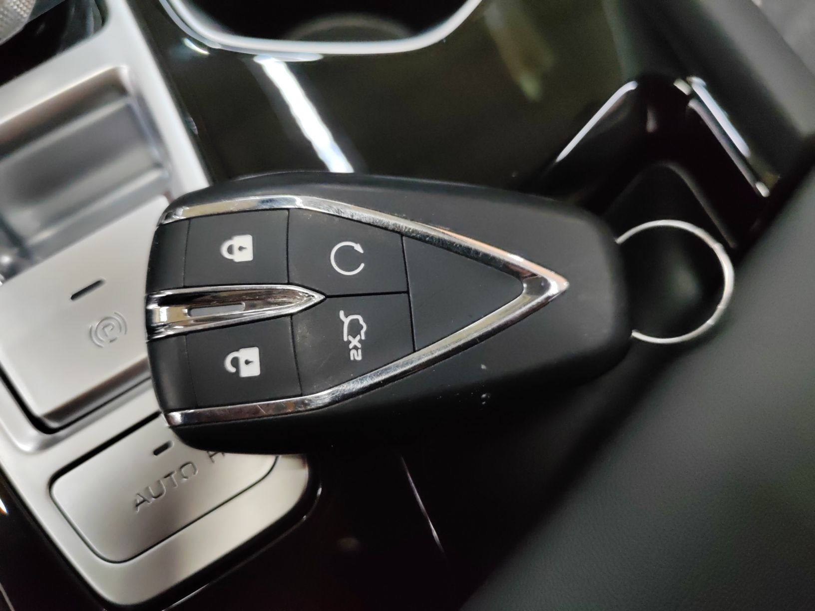 长安 逸动 2022款 PLUS 蓝鲸NE 1.4T GDI DCT尊贵版