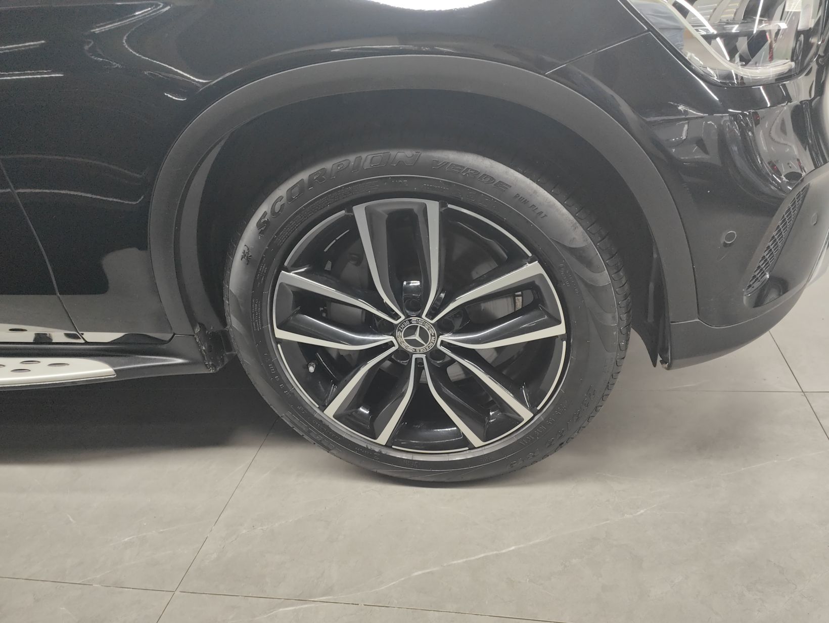 奔驰GLC级 2020款 改款 GLC 260 L 4MATIC 豪华型