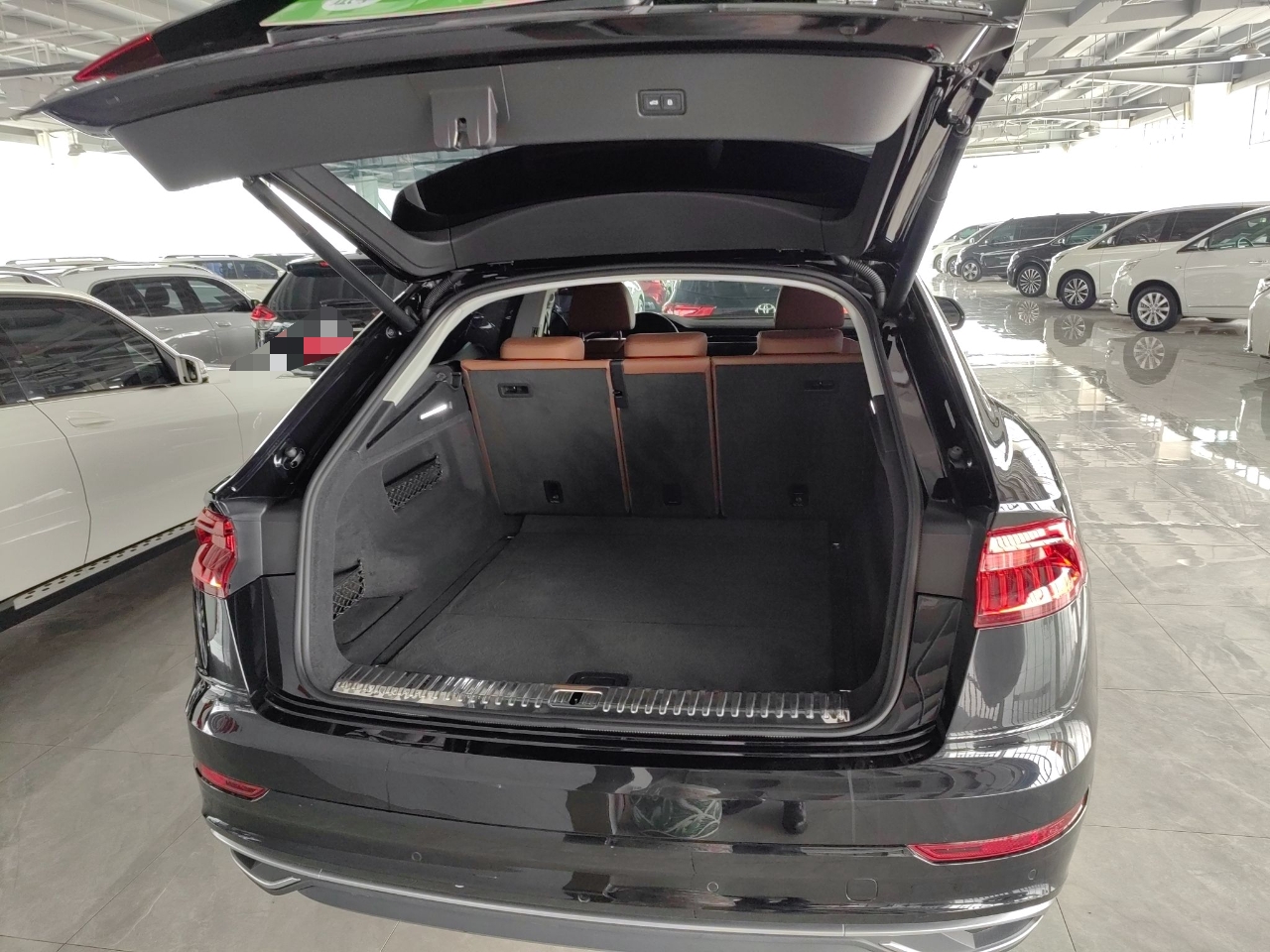 奥迪Q8 2019款 45 TFSI 豪华致雅型(进口)