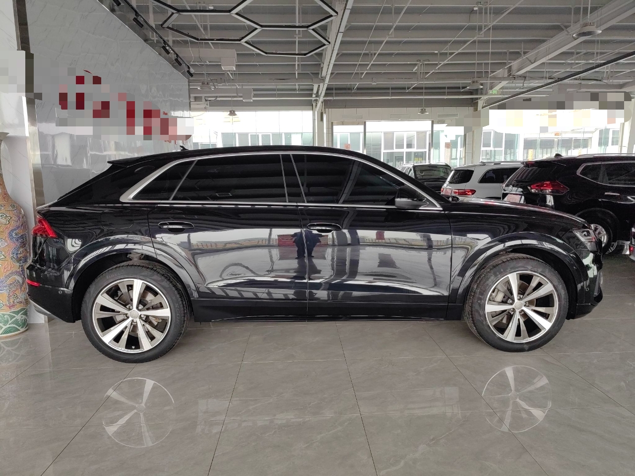 奥迪Q8 2019款 45 TFSI 豪华致雅型(进口)