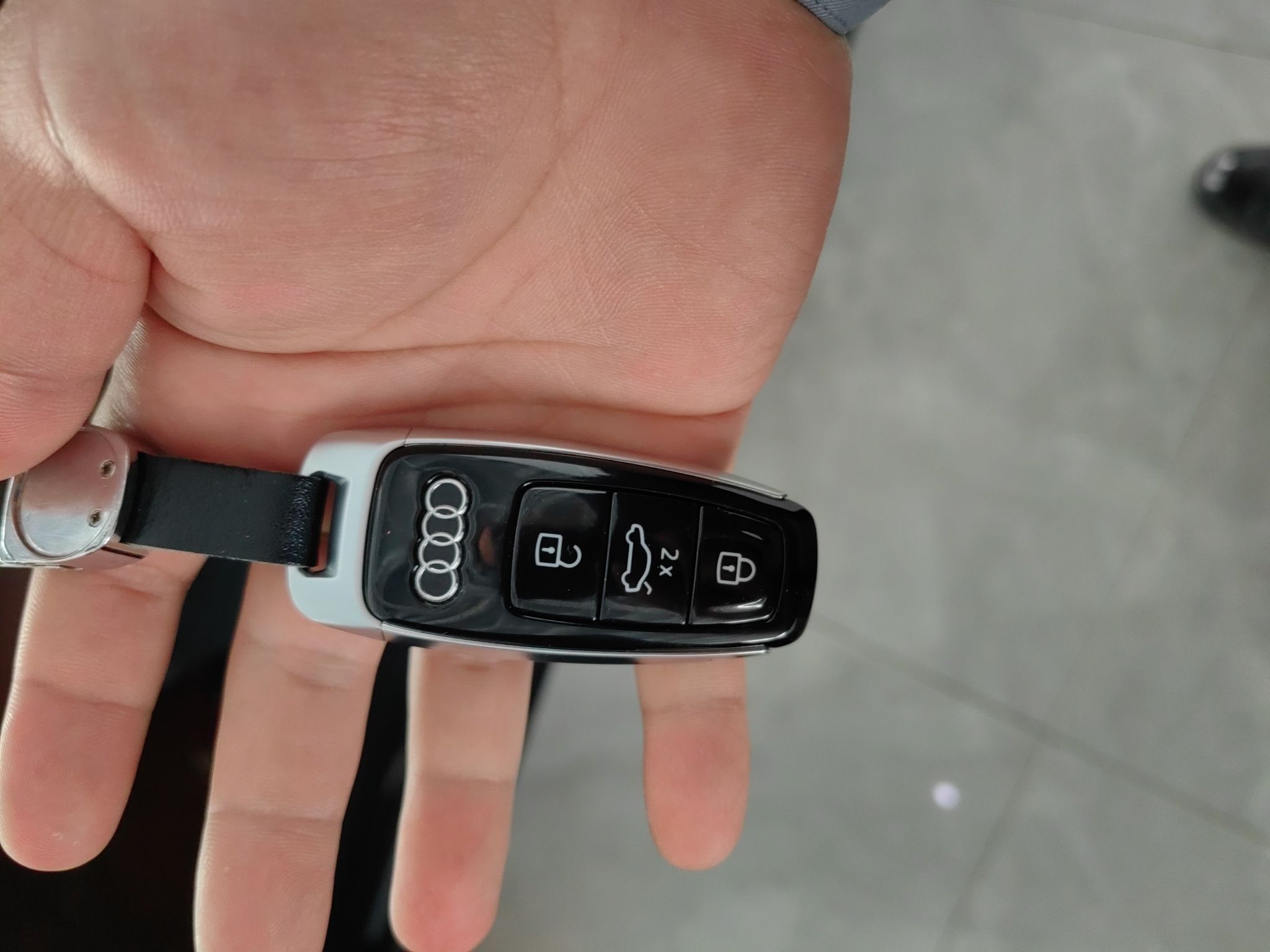 奥迪Q8 2019款 45 TFSI 豪华致雅型(进口)