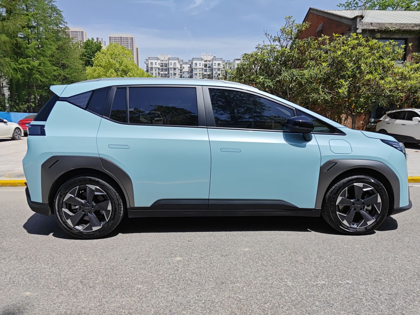 广汽埃安 AION Y 2022款 70 智领版