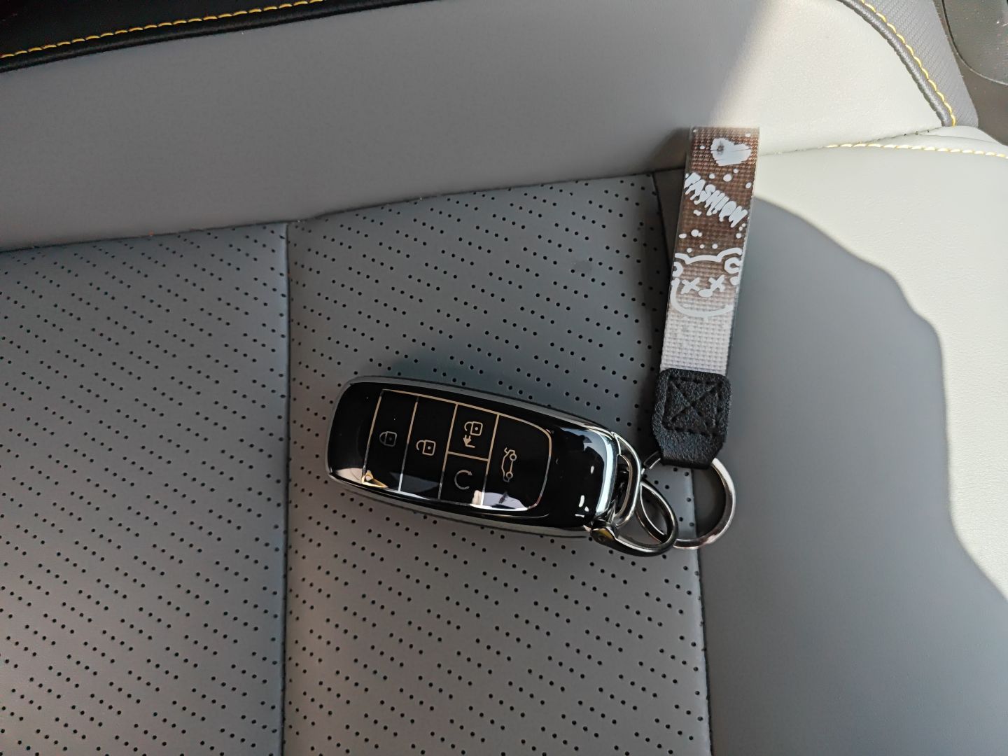 广汽埃安 AION Y 2022款 70 智领版