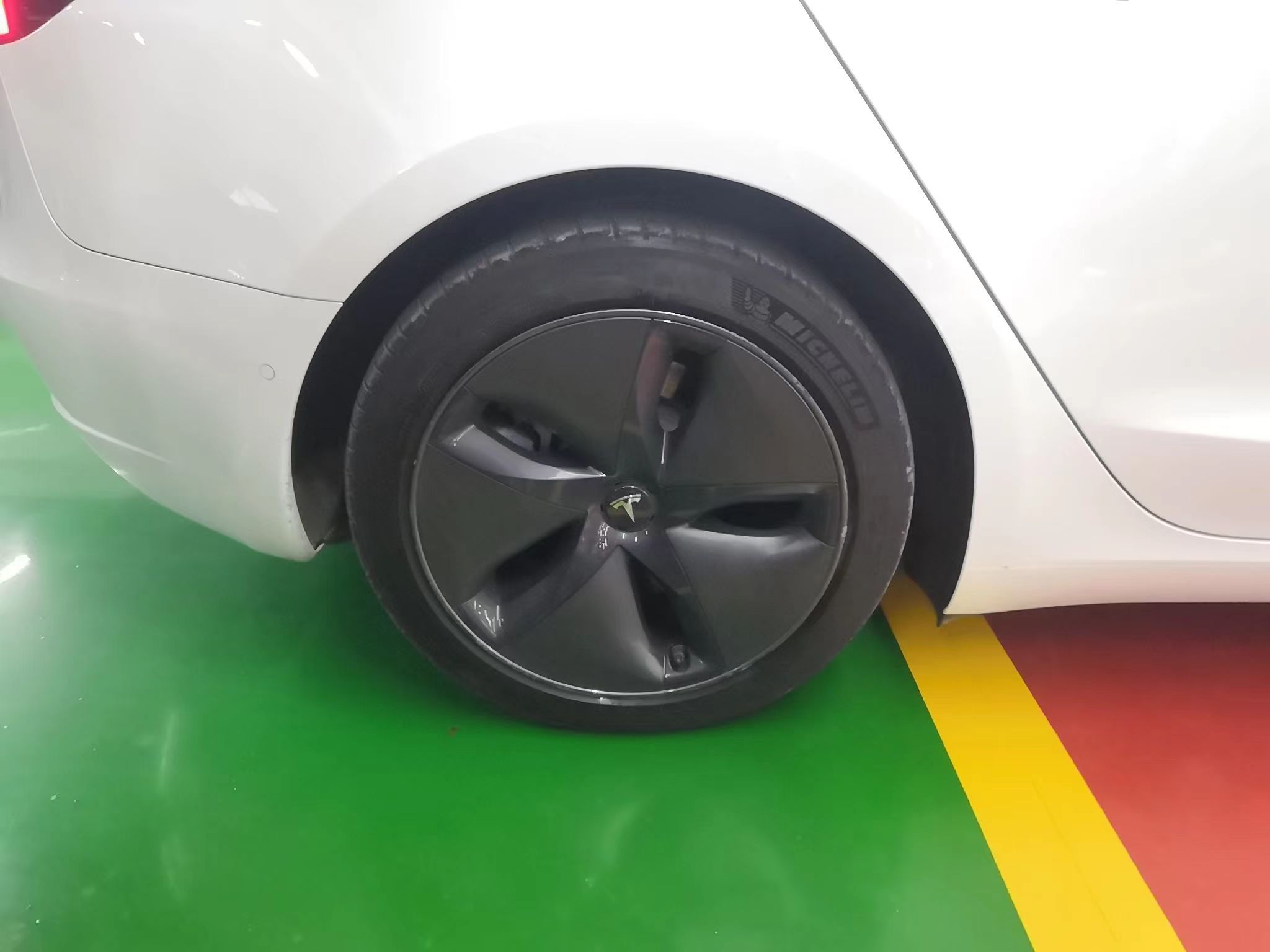 特斯拉 Model 3 2019款 标准续航后驱升级版