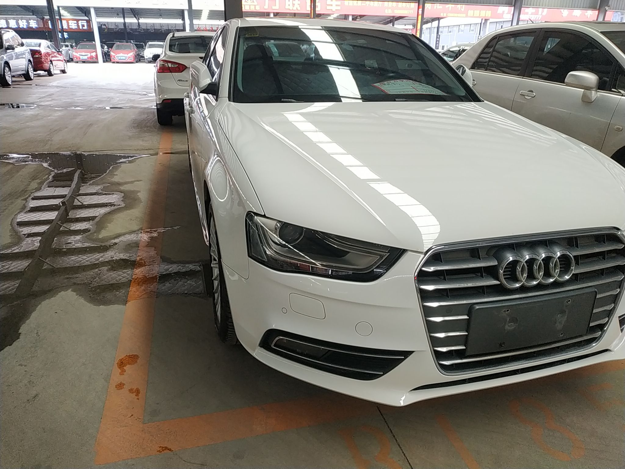 奥迪A4L 2015款 35 TFSI 自动舒适型