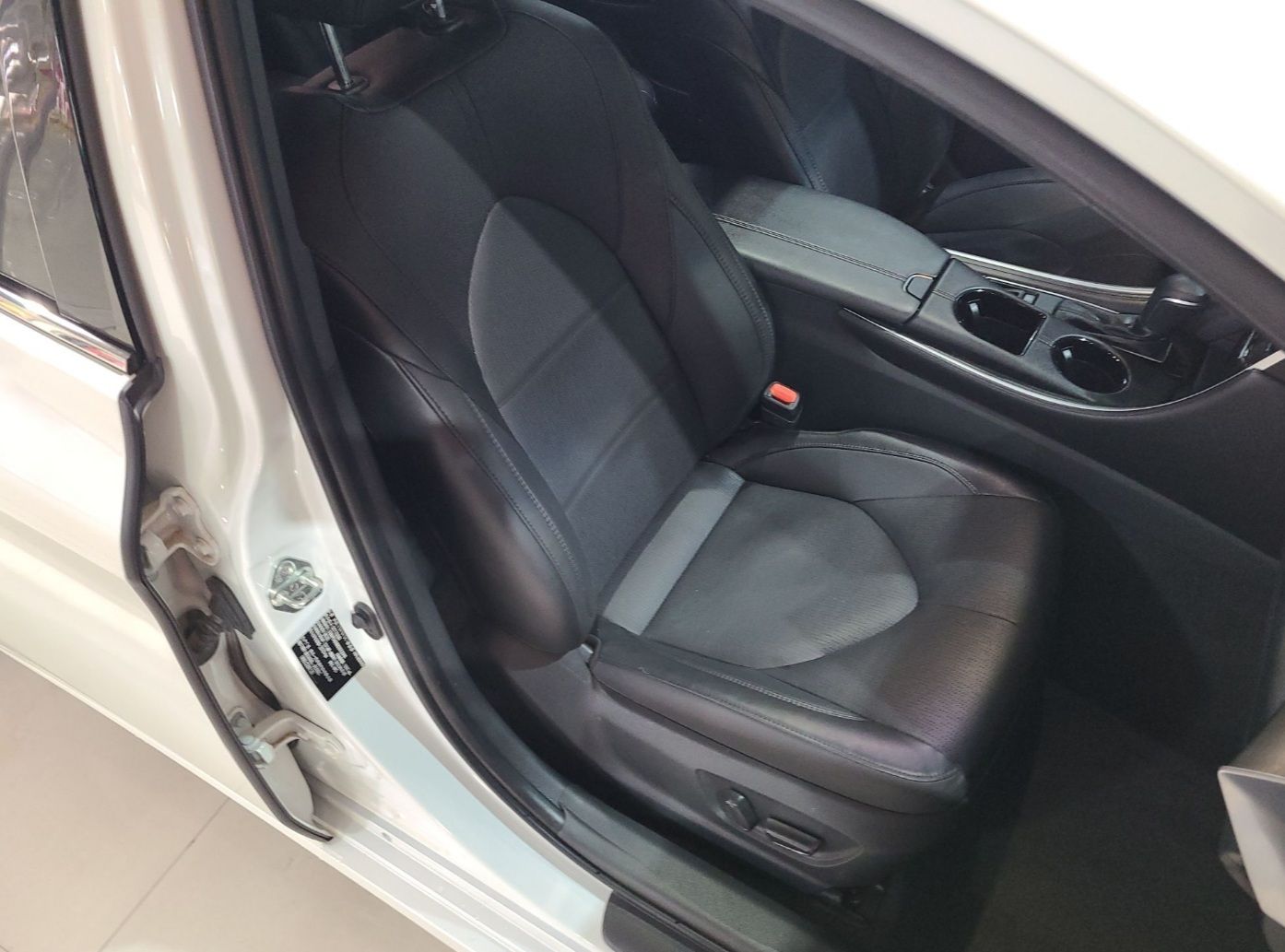 丰田 亚洲龙 2022款 2.0L 豪华版