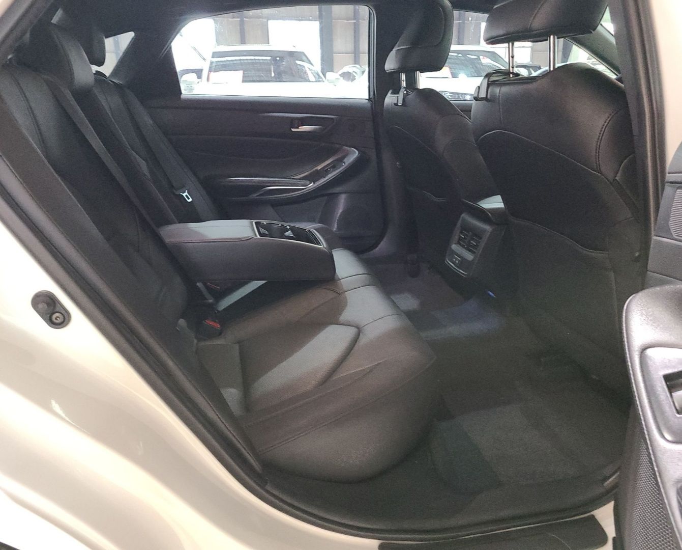 丰田 亚洲龙 2022款 2.0L 豪华版