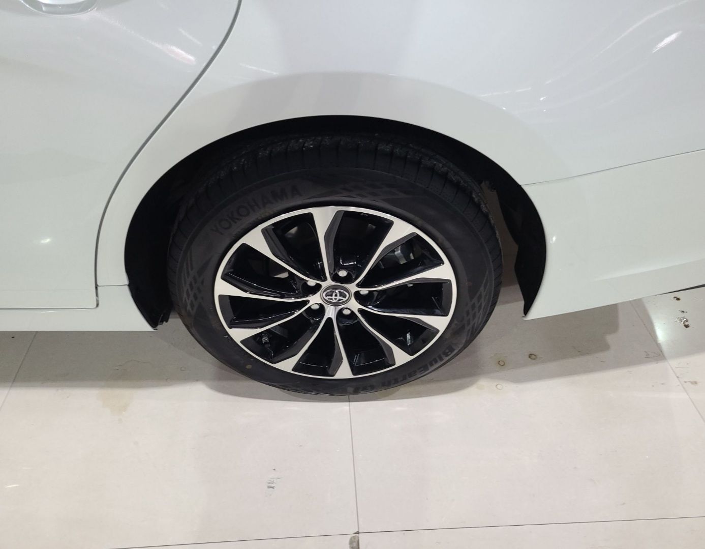 丰田 亚洲龙 2022款 2.0L 豪华版