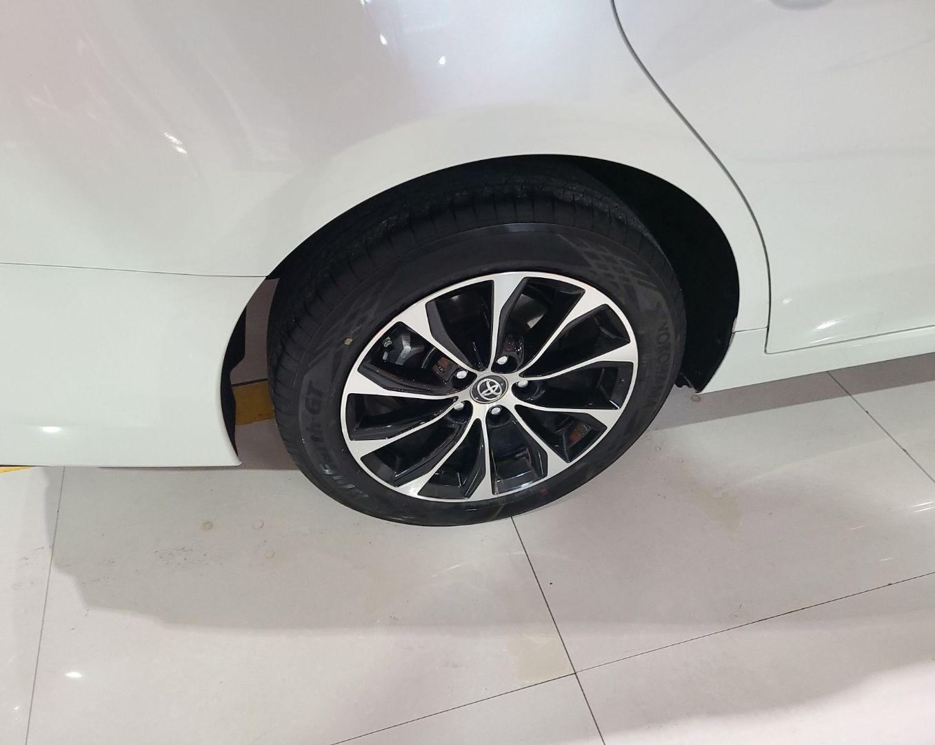 丰田 亚洲龙 2022款 2.0L 豪华版