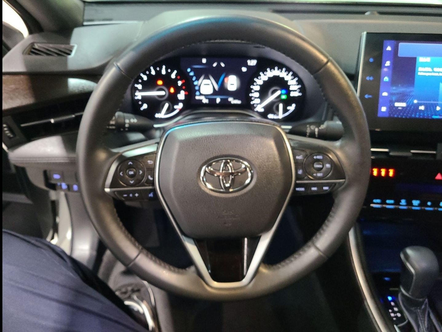 丰田 亚洲龙 2022款 2.0L 豪华版