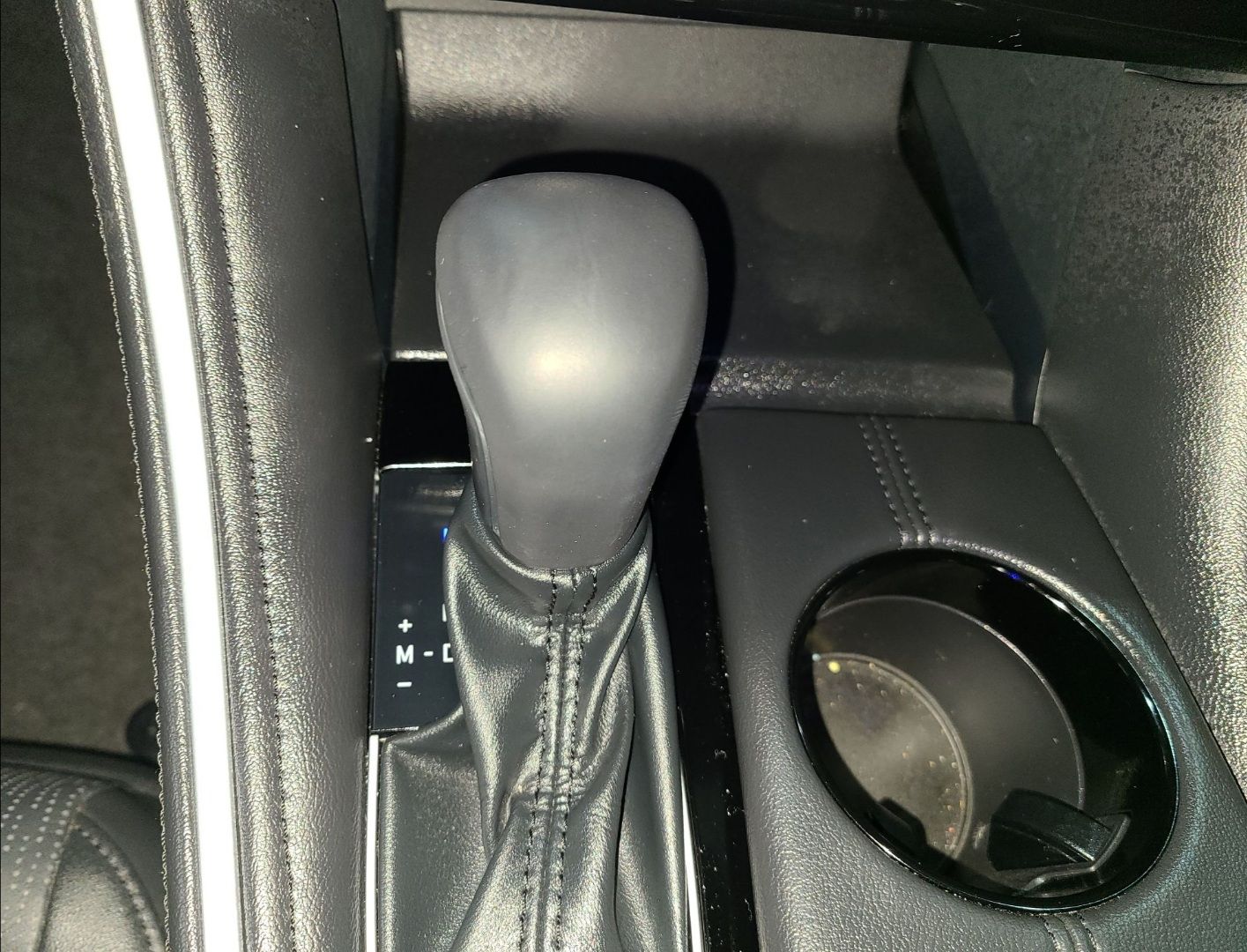 丰田 亚洲龙 2022款 2.0L 豪华版