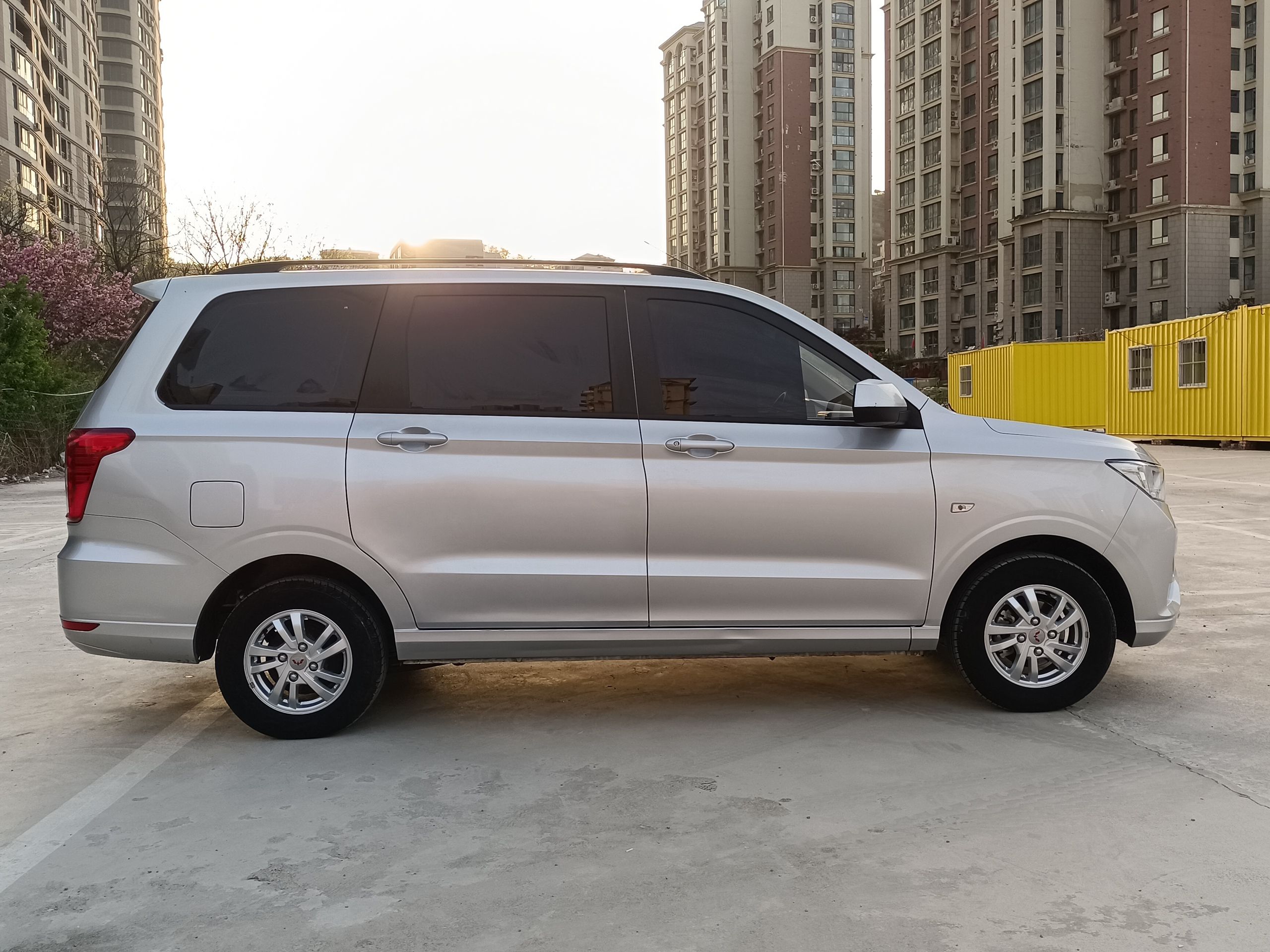 五菱汽车 五菱宏光 2021款 1.5L S舒适型LAR