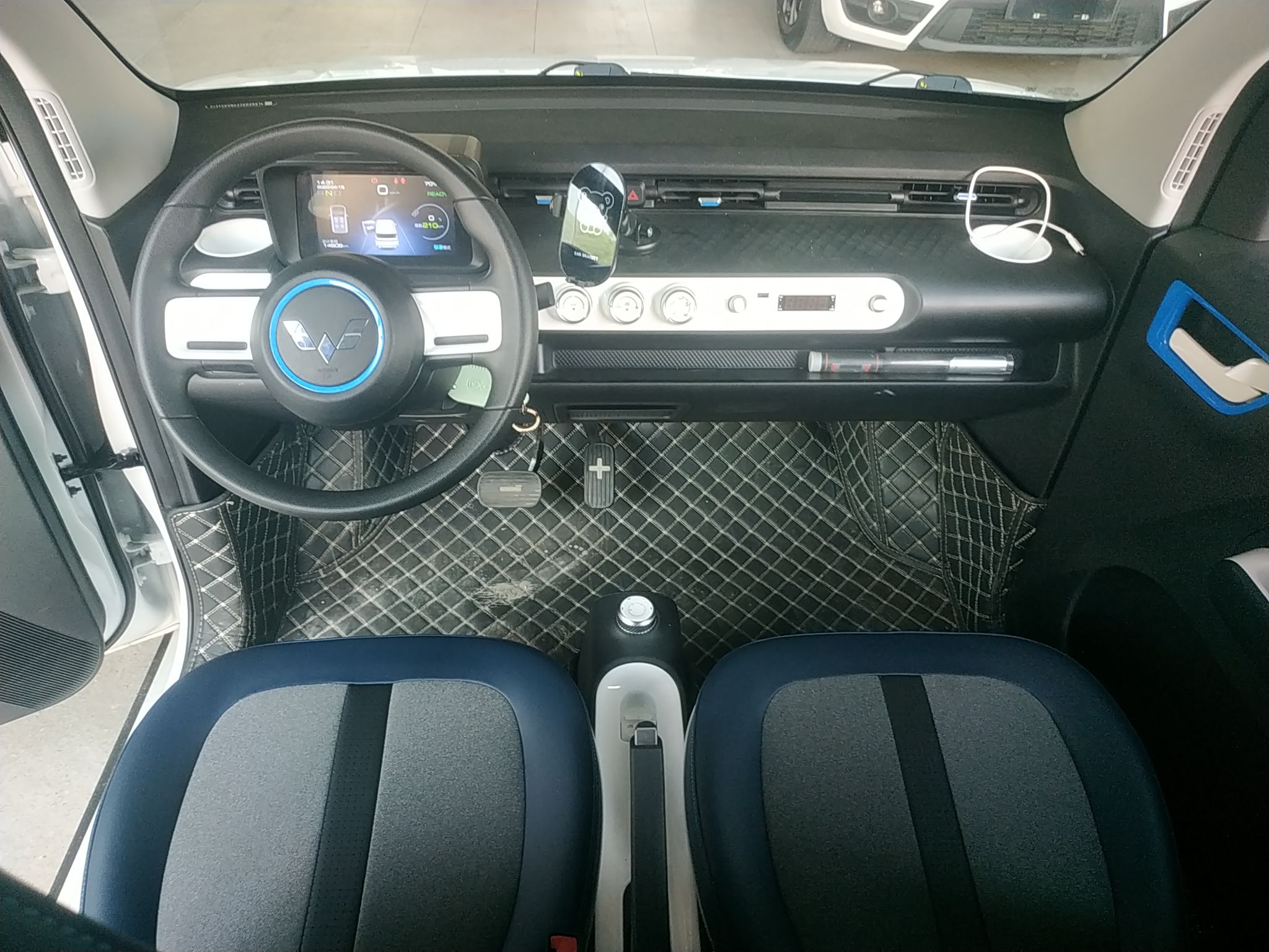 五菱汽车 宏光MINI EV 2022款 GAMEBOY 300km 玩咖款