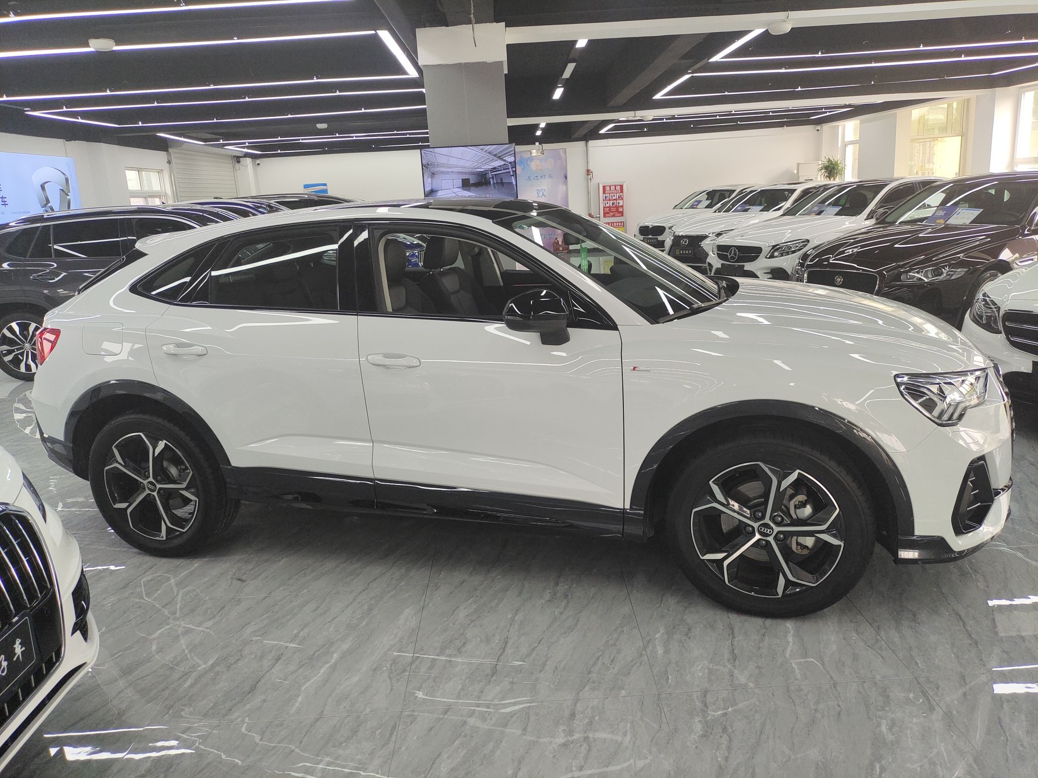 奥迪Q3 Sportback 2022款 45 TFSI quattro 时尚型