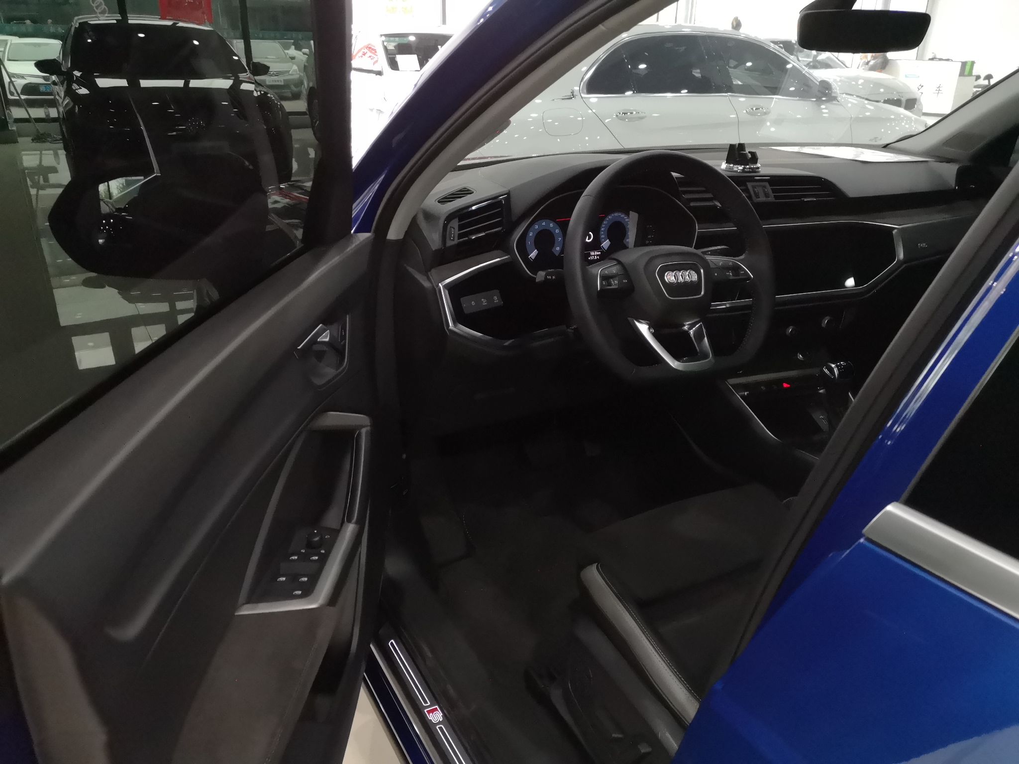 奥迪Q3 2019款 35 TFSI 时尚动感型