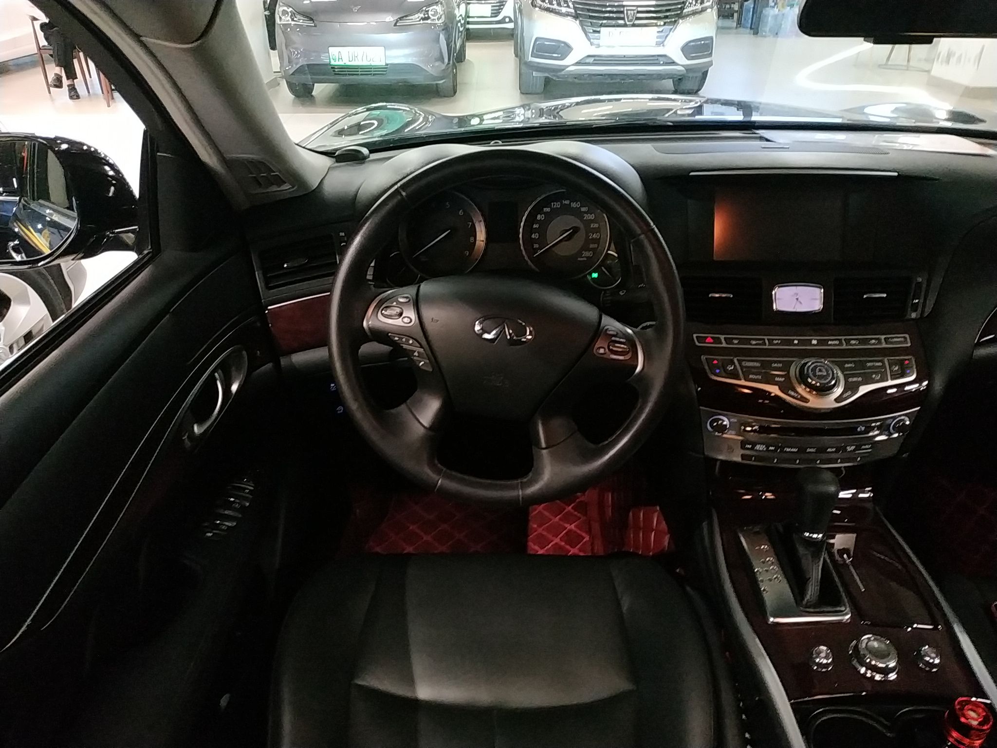 英菲尼迪Q70L 2019款 Q70L 2.0T 悦享版(进口)