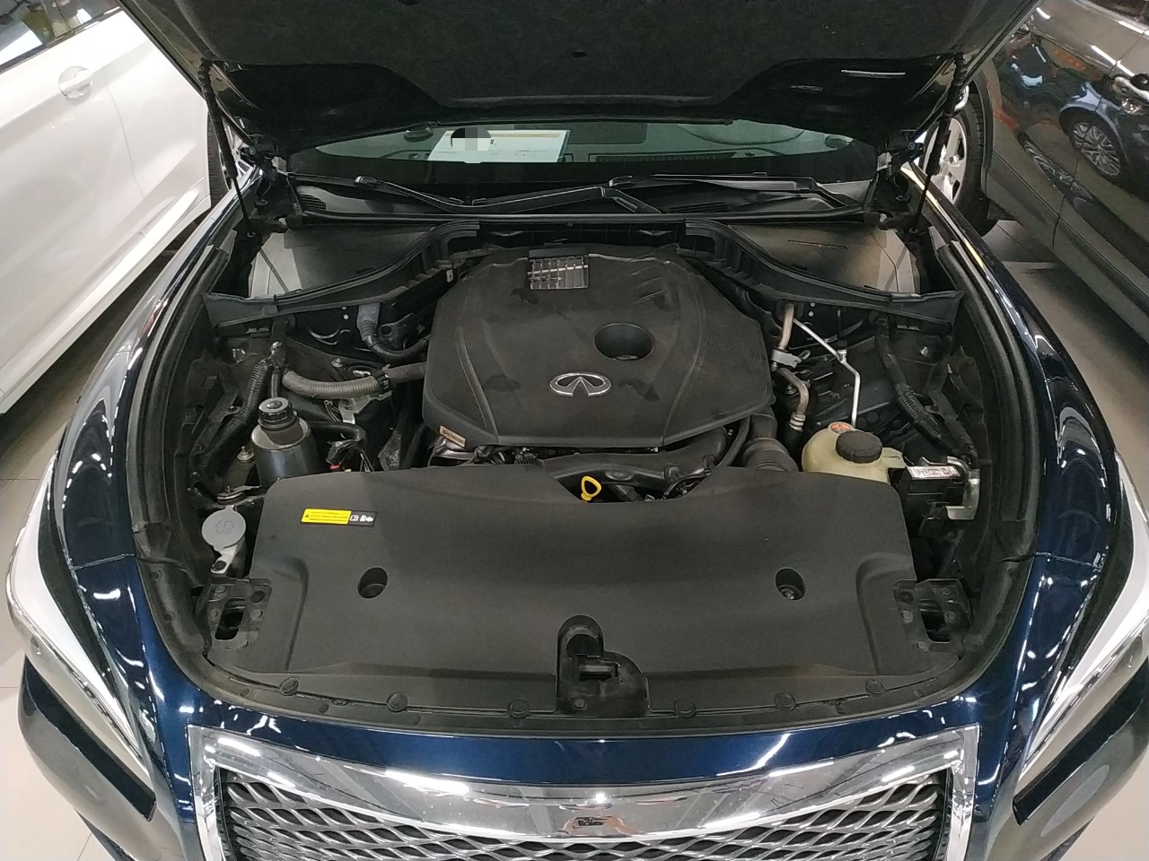 英菲尼迪Q70L 2019款 Q70L 2.0T 悦享版(进口)